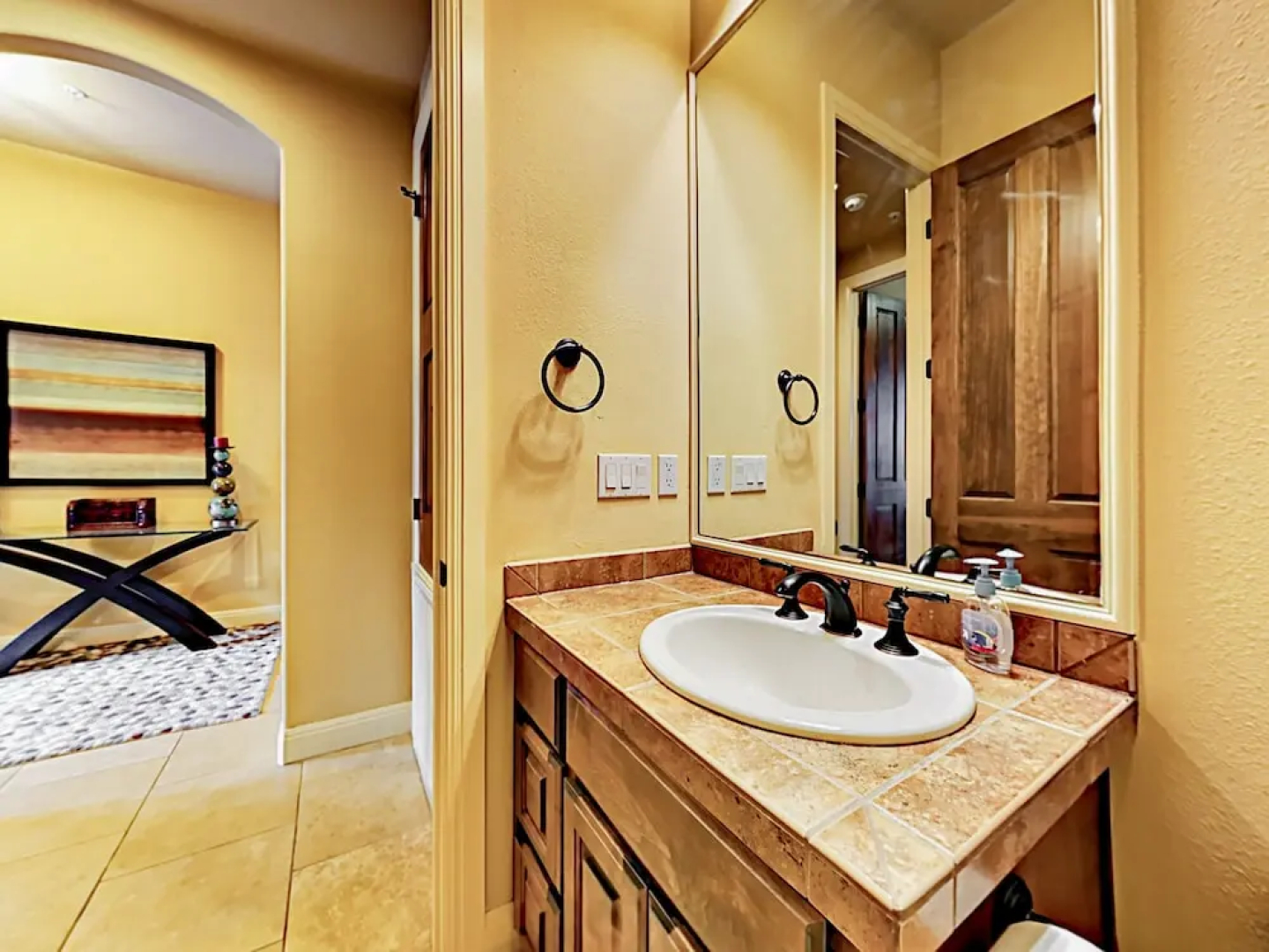 416 Lakeway - 3 Bedroom Condo