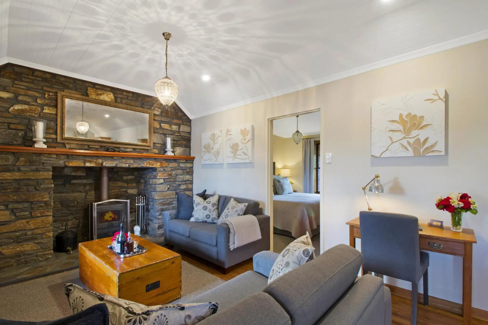 Stonewell Cottages & Vineyards