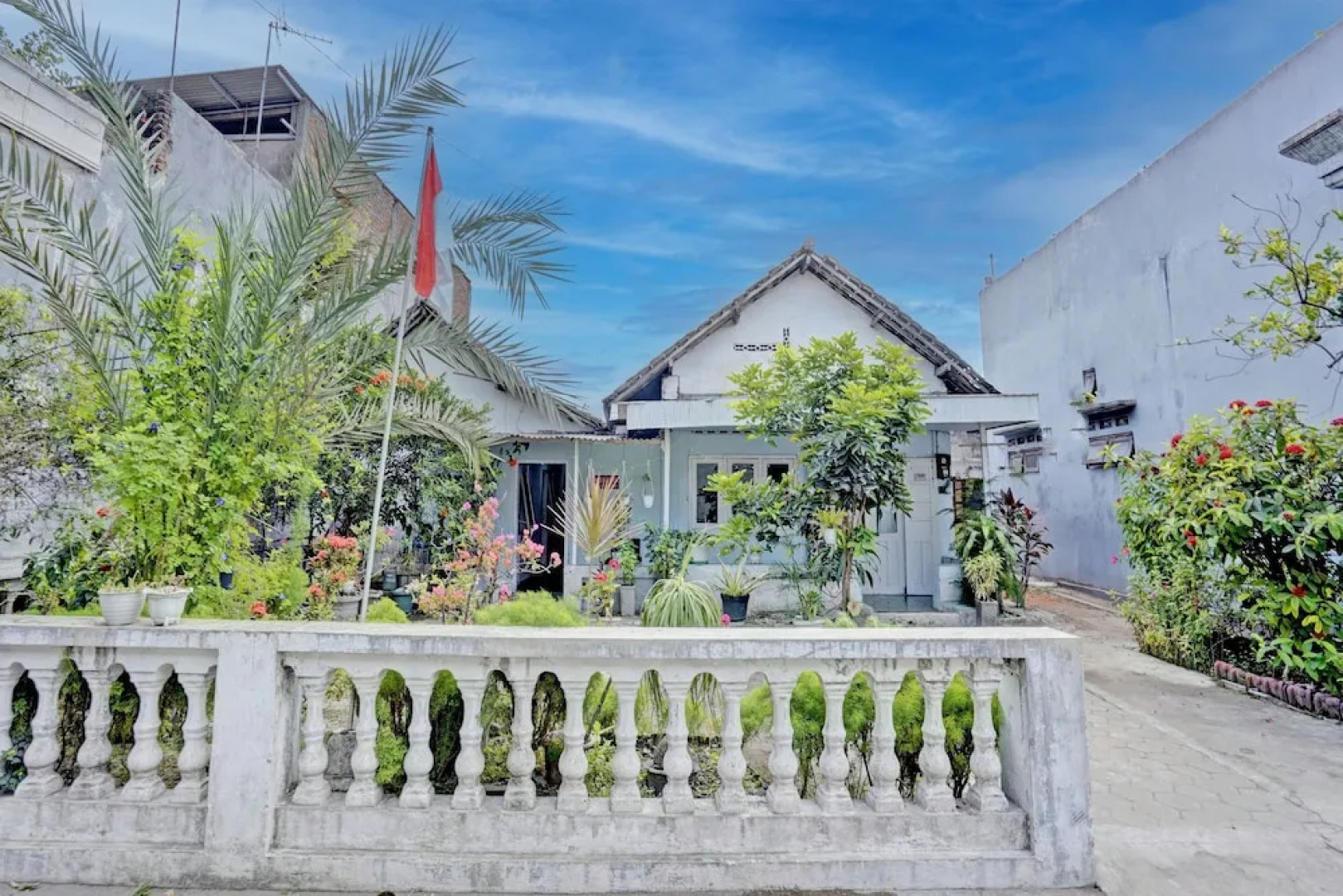 OYO Life 92921 Omaya Kost Syariah