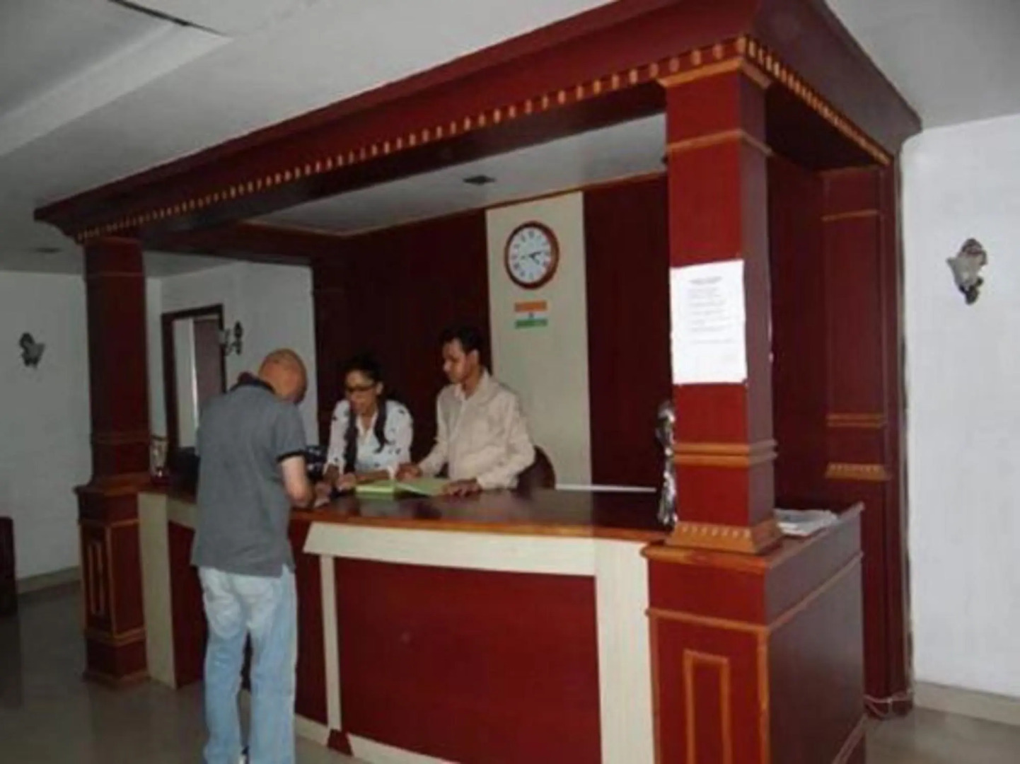 Hotel Monarch Aachal