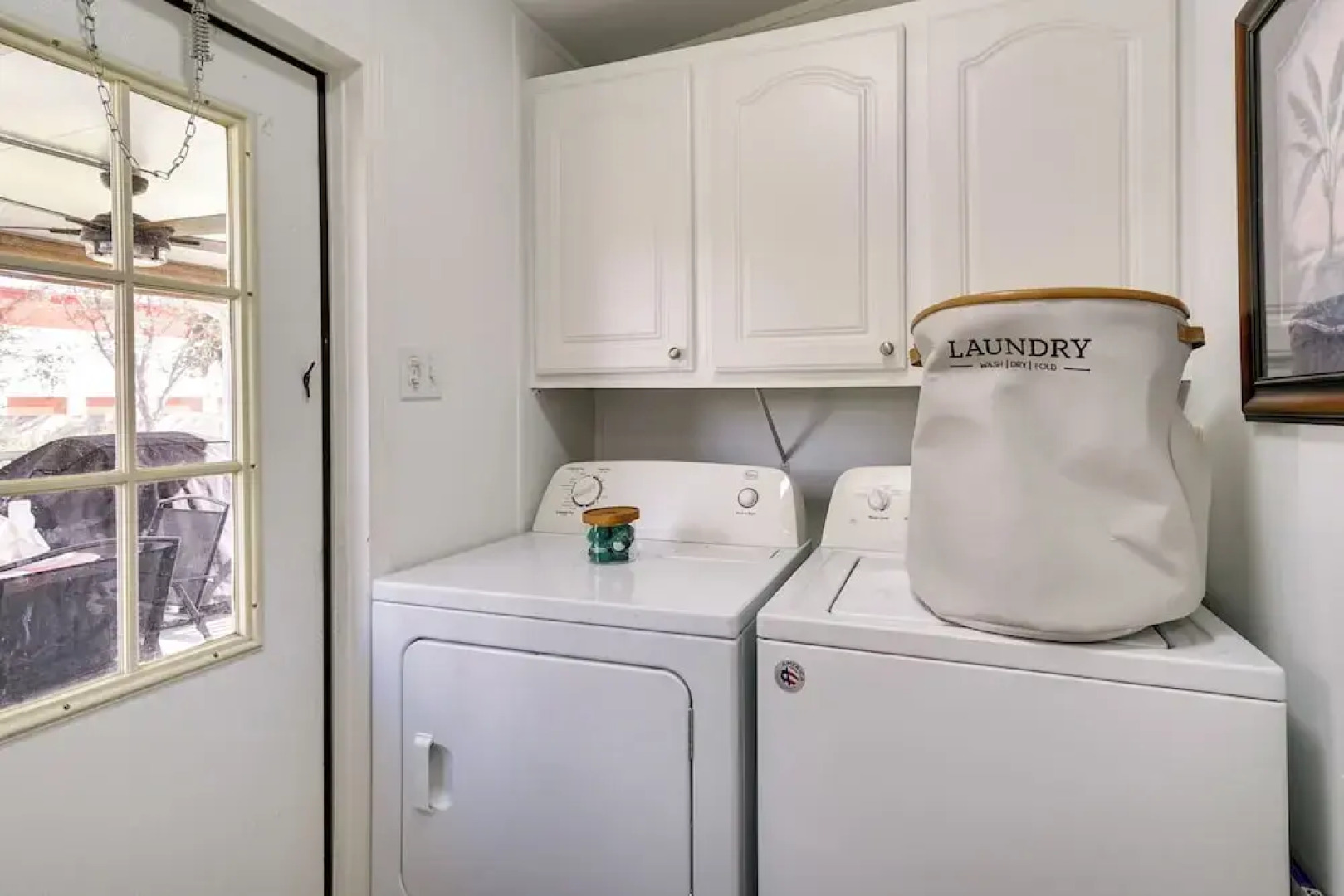 Sunny Fort Myers Home w/ Screened-in Porch & Grill