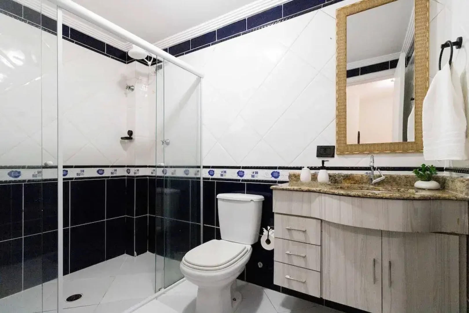 Apto a 500m da Praia Canto do Forte - Praia Grande