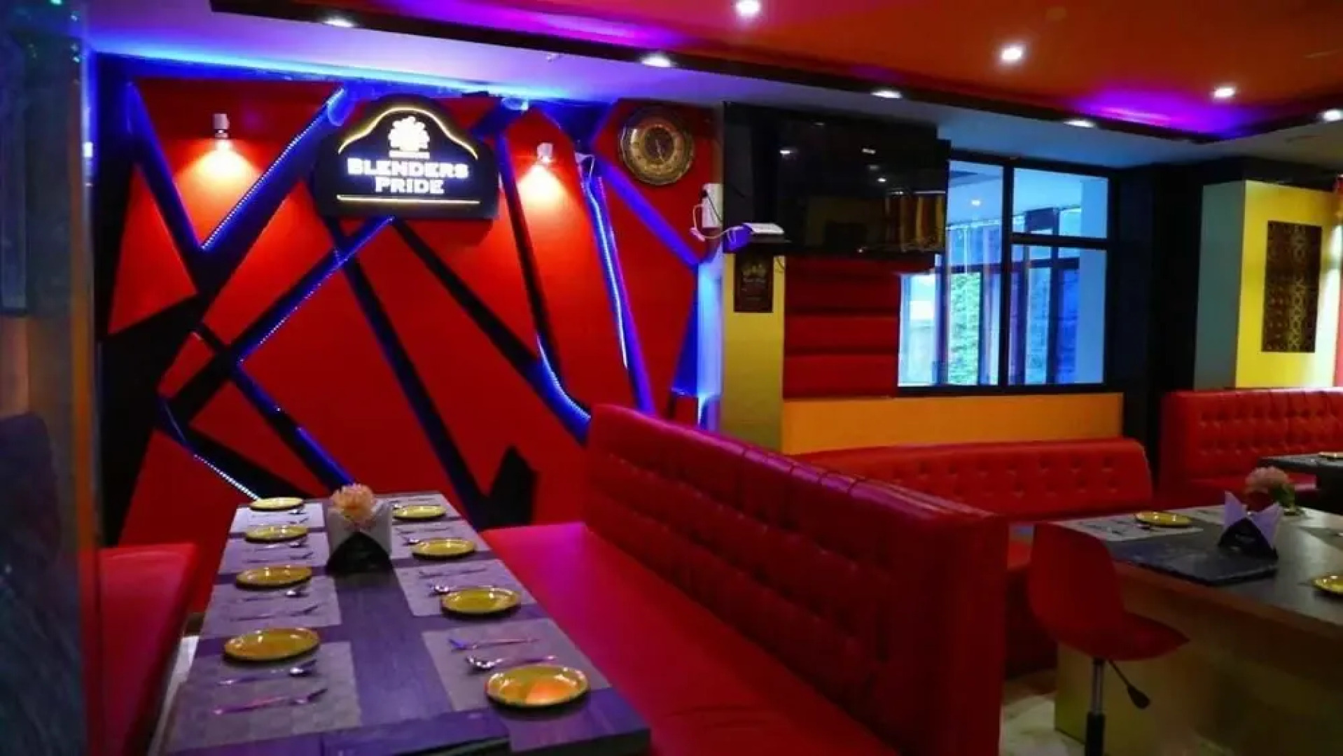 OYO 8367 Hotel The Woodz