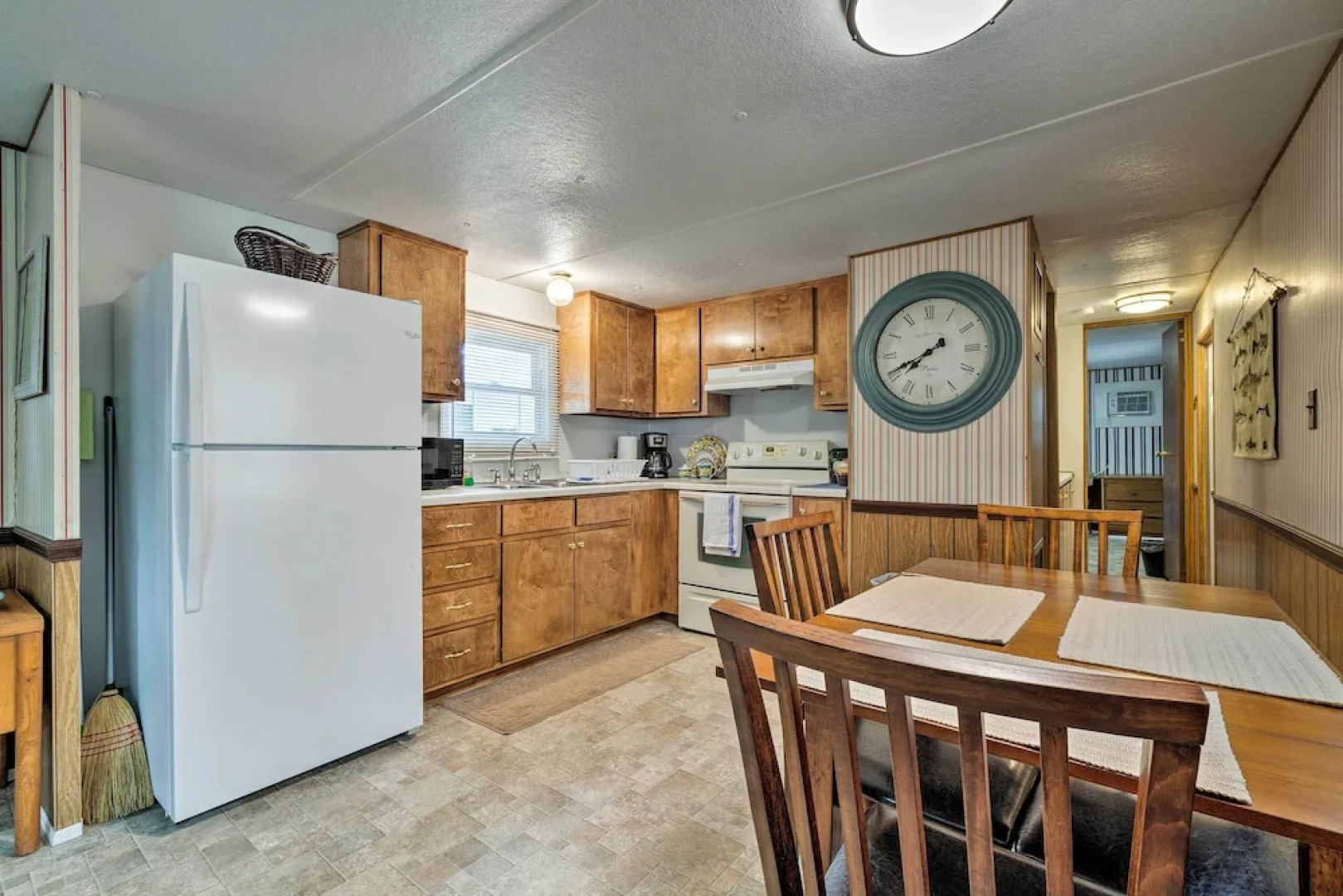 Cabin w/ Fire Pit, Walk to Steinhatchee River!