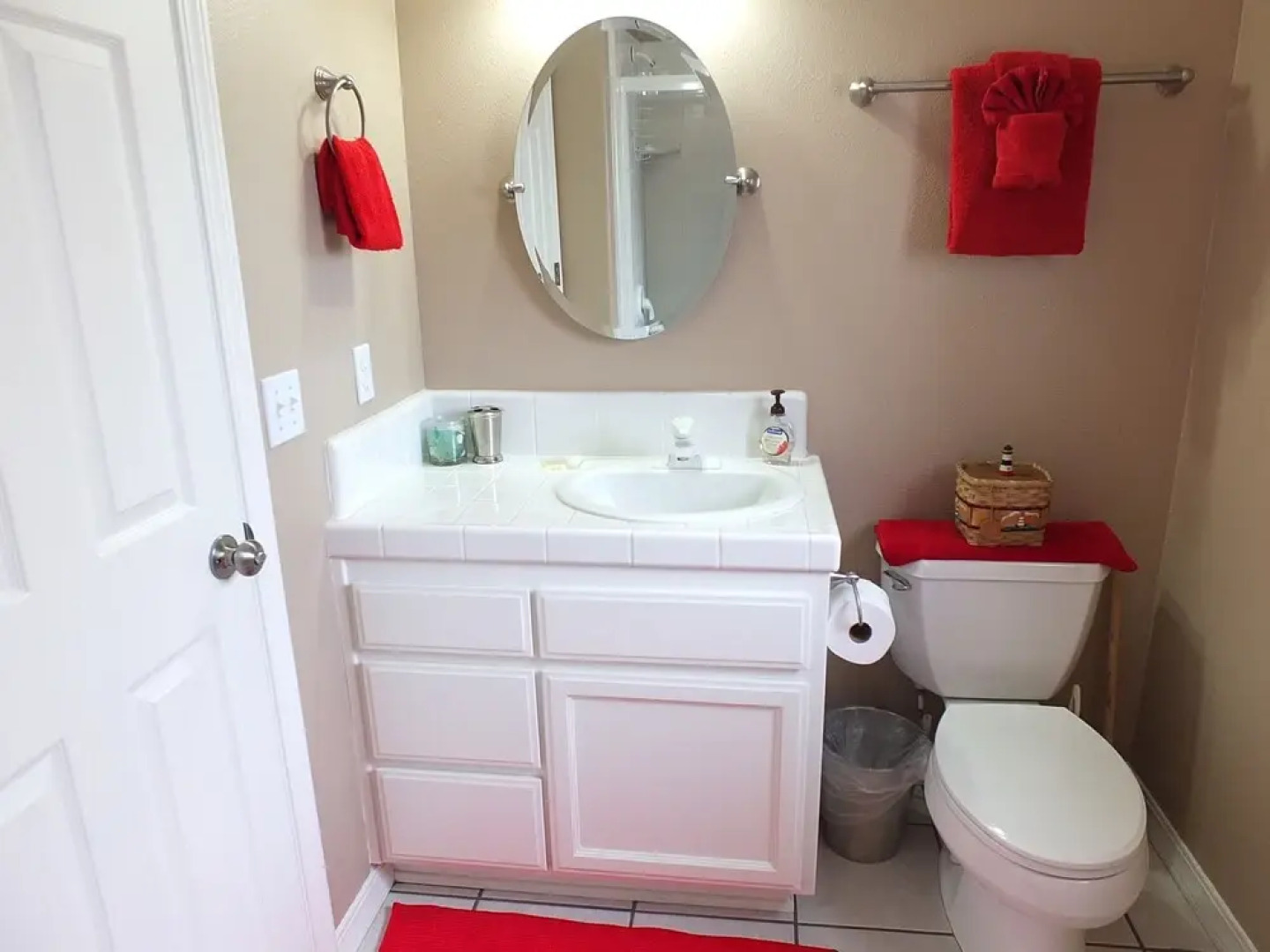 618 Airpark 2 Bedroom Condo by Redawning