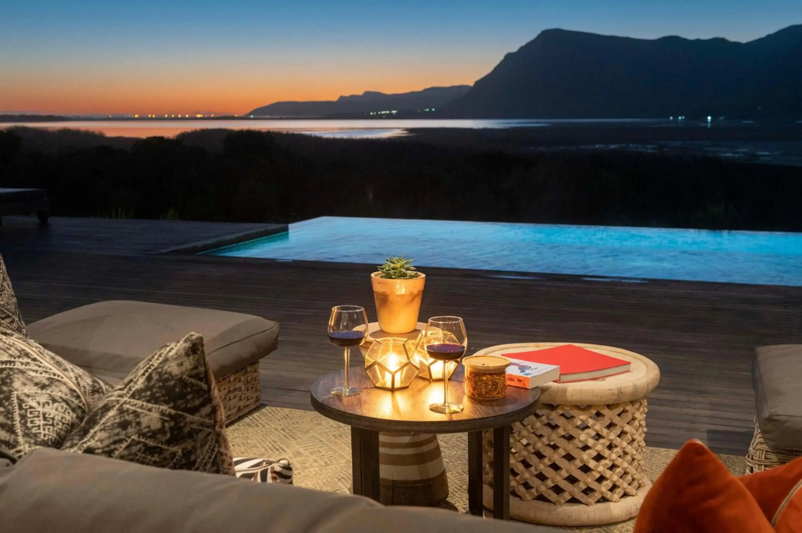 Perivoli Lagoon House