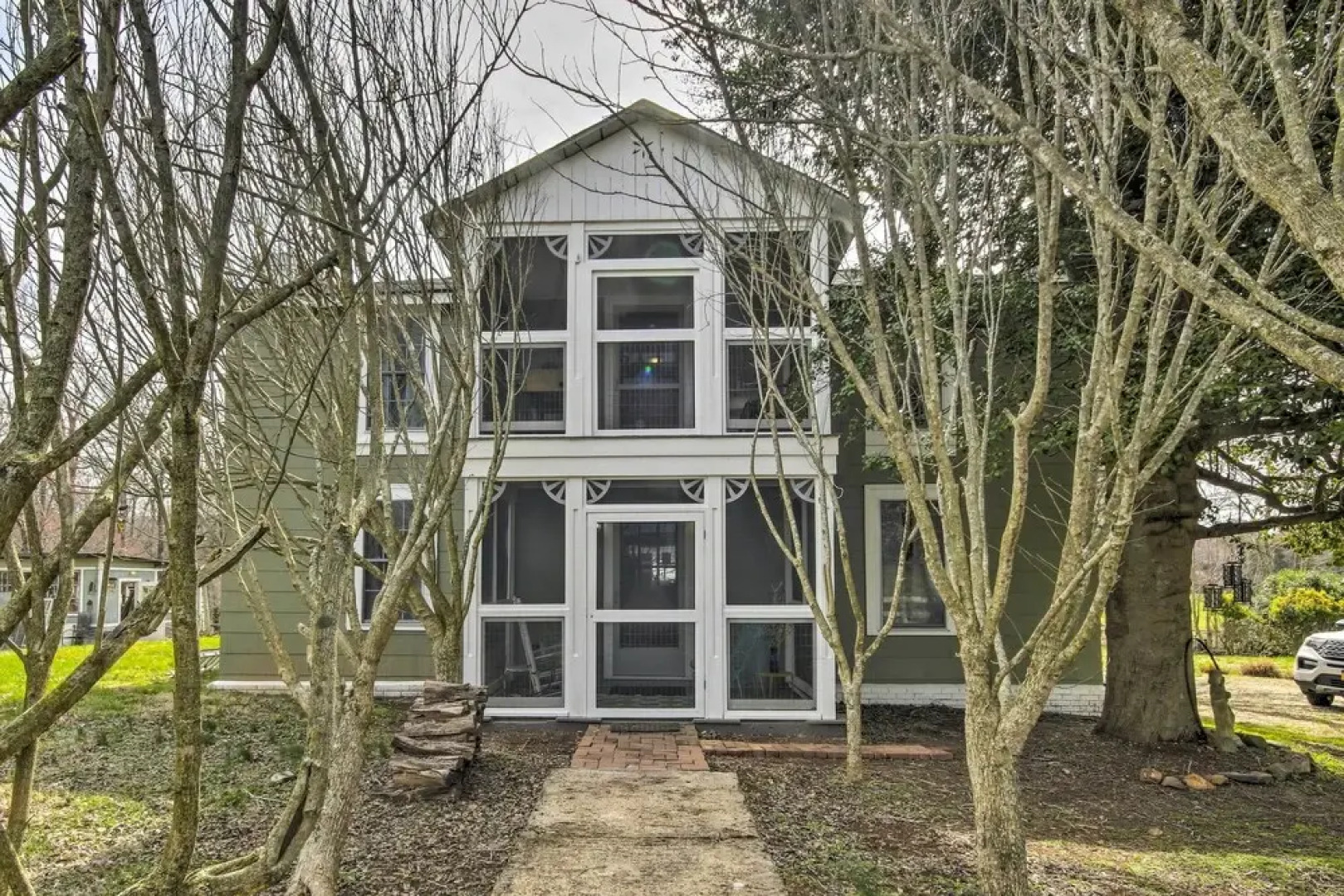 Historic Farmhouse w/ Chef's Kitchen Near Wineries