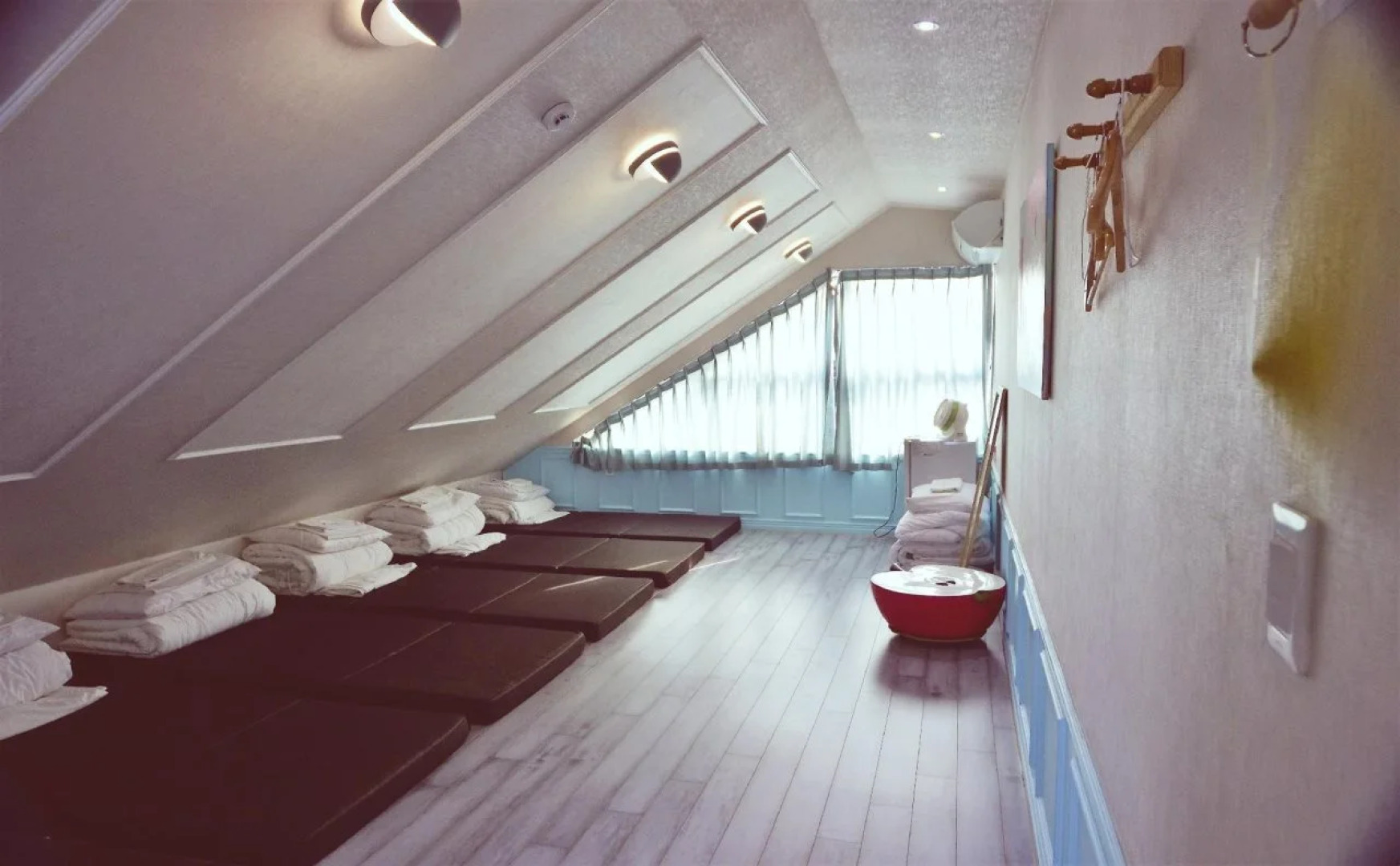 Andong Poong-gyung HOSTEL n LIBRARY