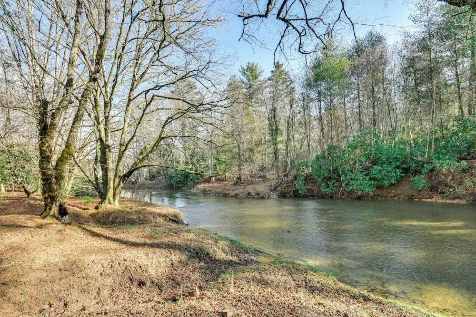 Riverfront Newland Home w/ Pool & Golf Club Access