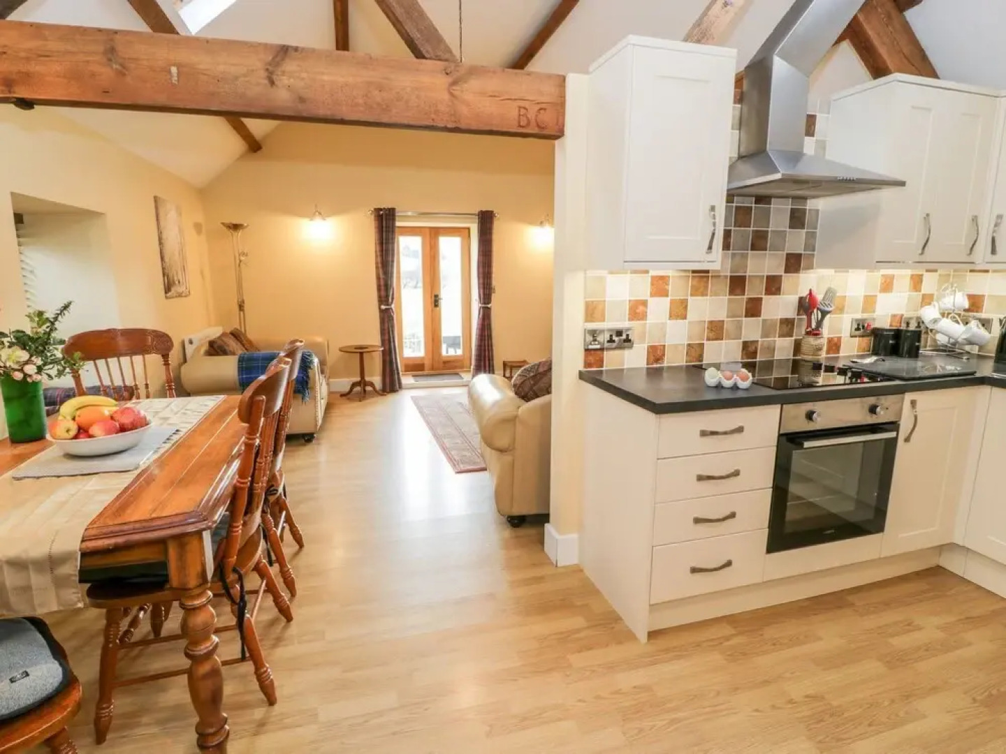 The Granary, Dee Valley Escape With hot tub