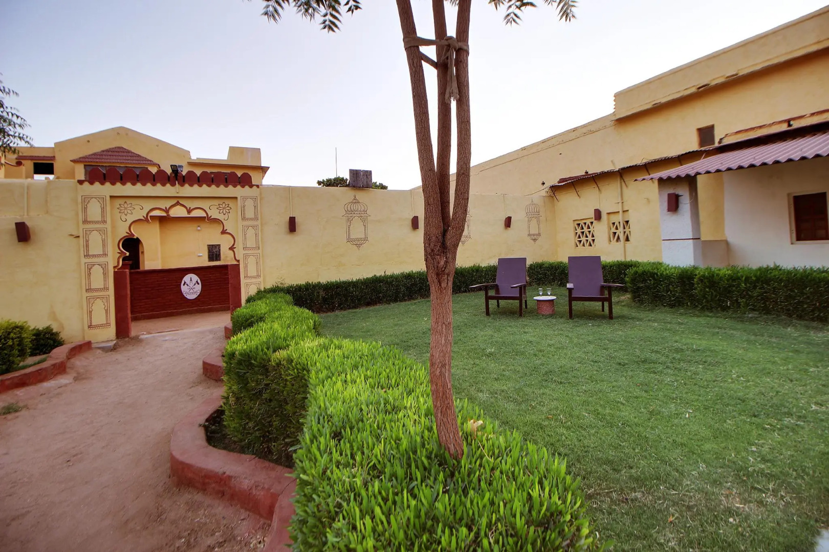 Jawai Castle Resort - A Heritage Hotel in Jawai Leopard Reserve