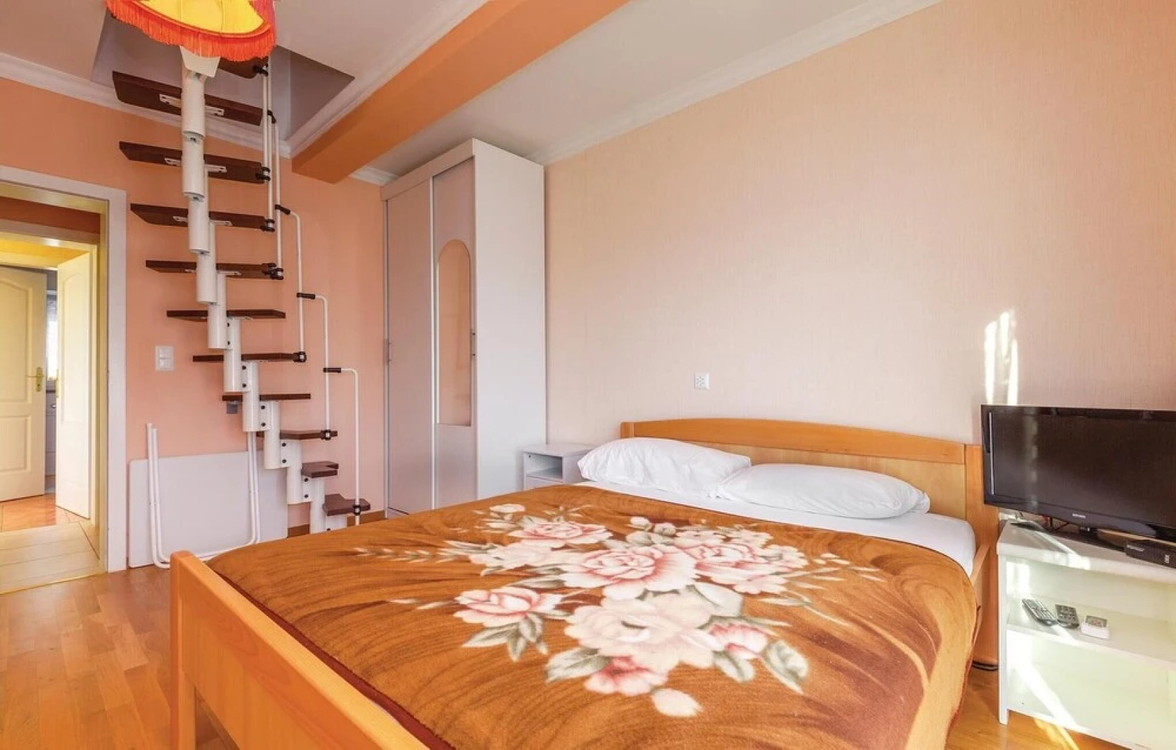 Nice Home in Jadranovo With Sauna, Wifi and 5 Bedrooms