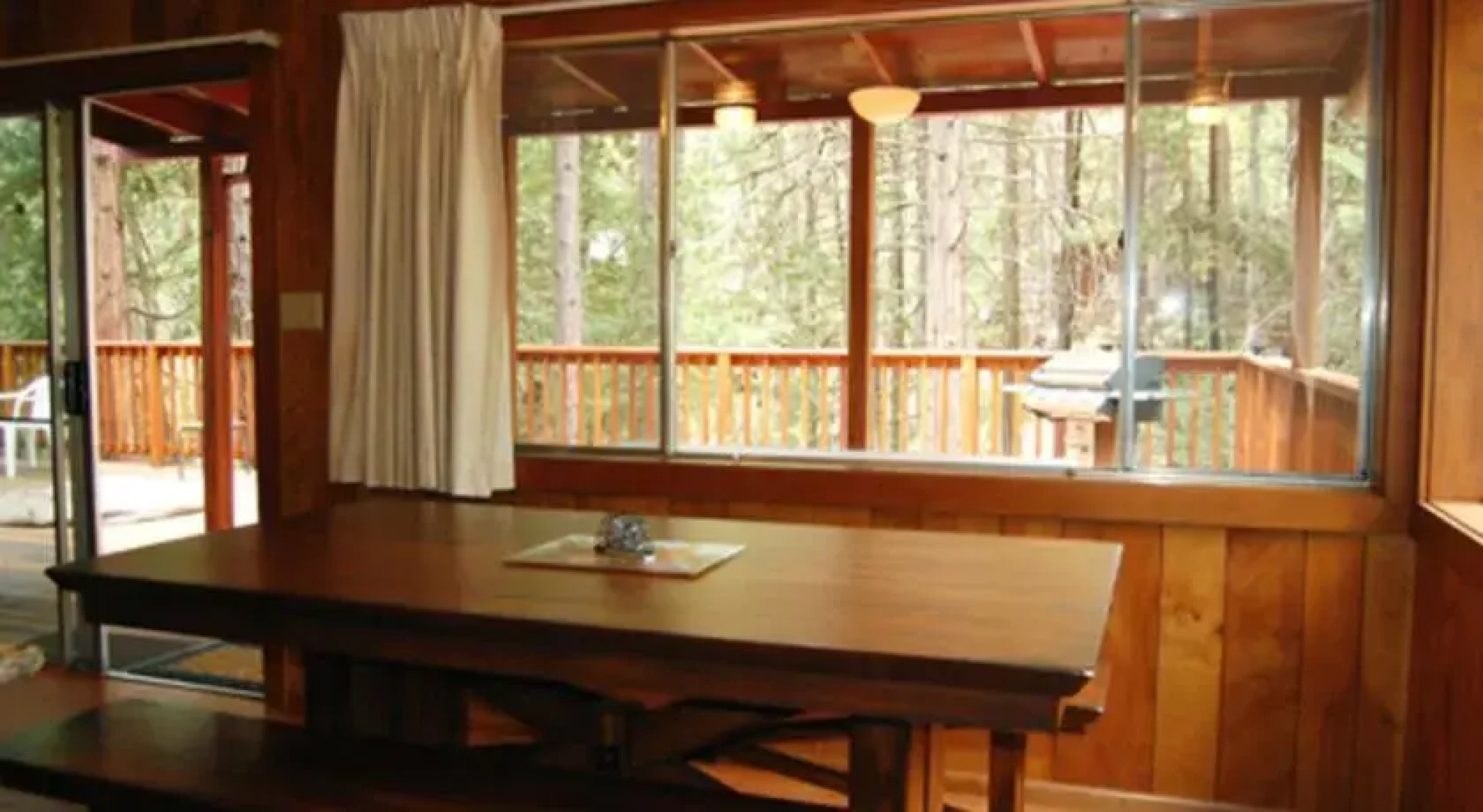 RedAwning Cabin #92 Weiss Hideaway