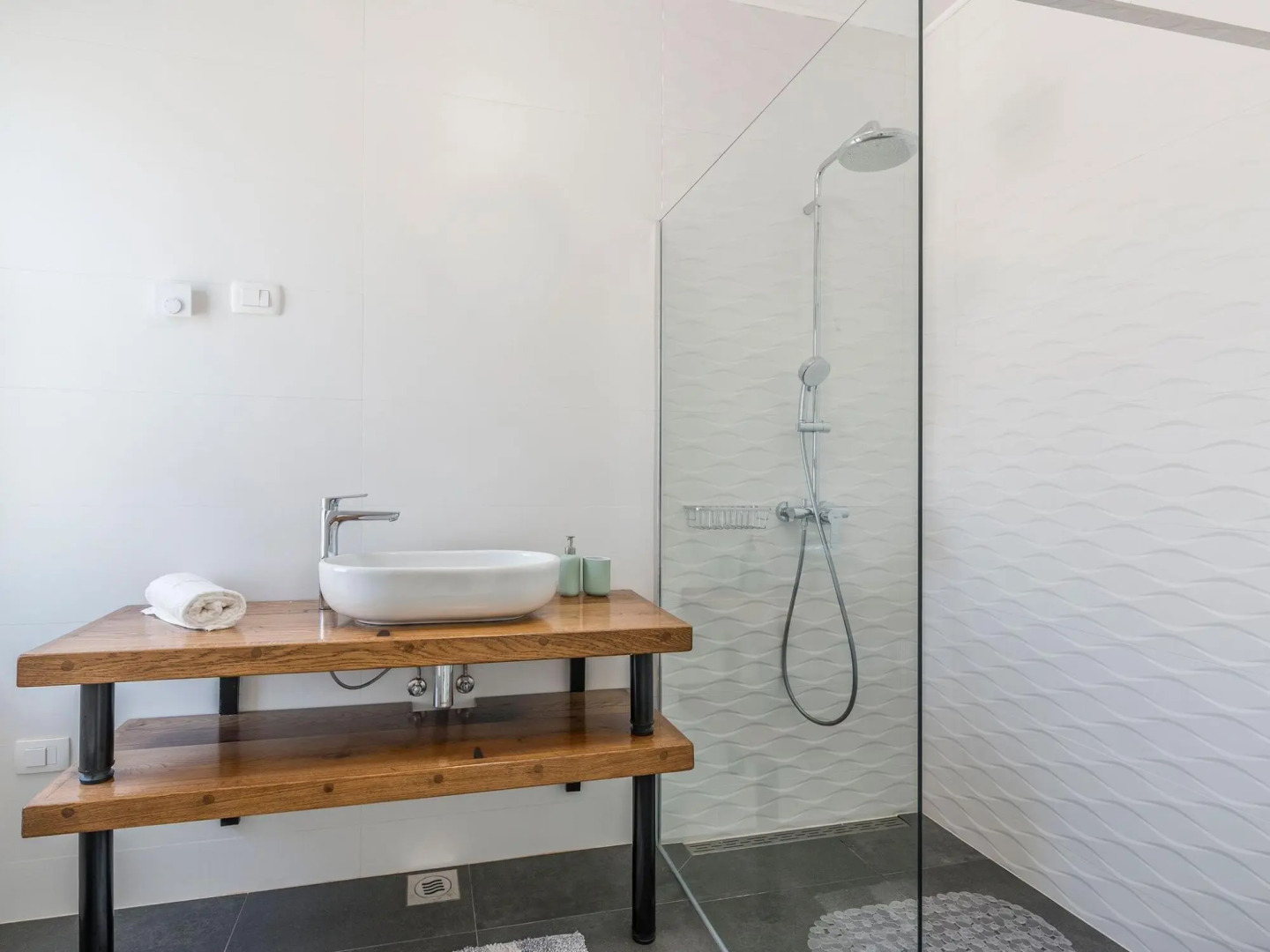 Modern holiday home in Novigrad with swimming pool