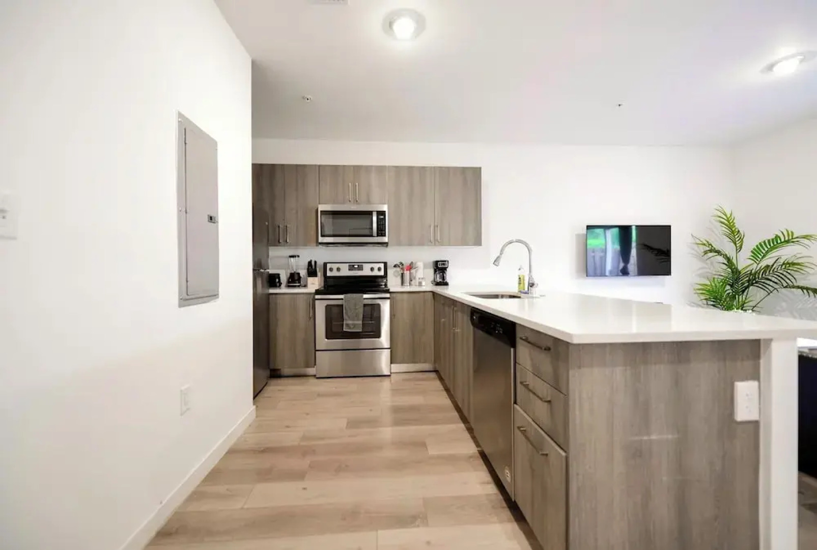 Prime Townhouses Near Design District