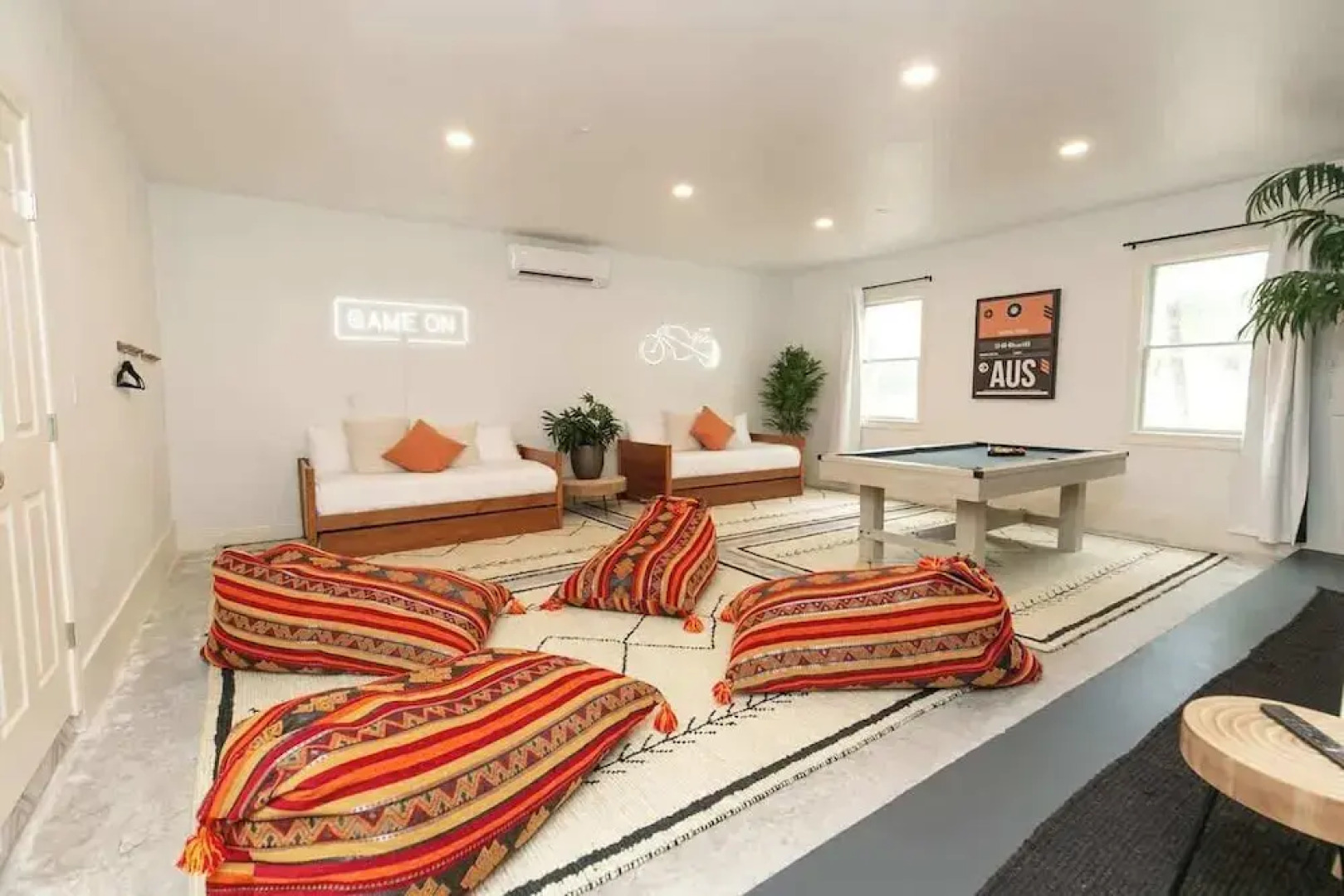 Spicewood Lodge W/pool, Hottub