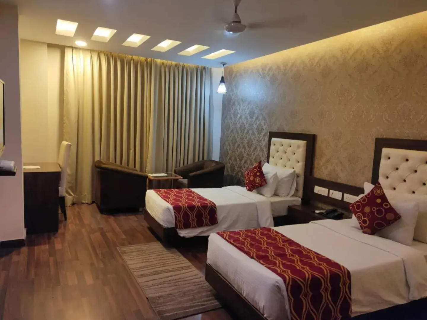 Hotel JSR Continental