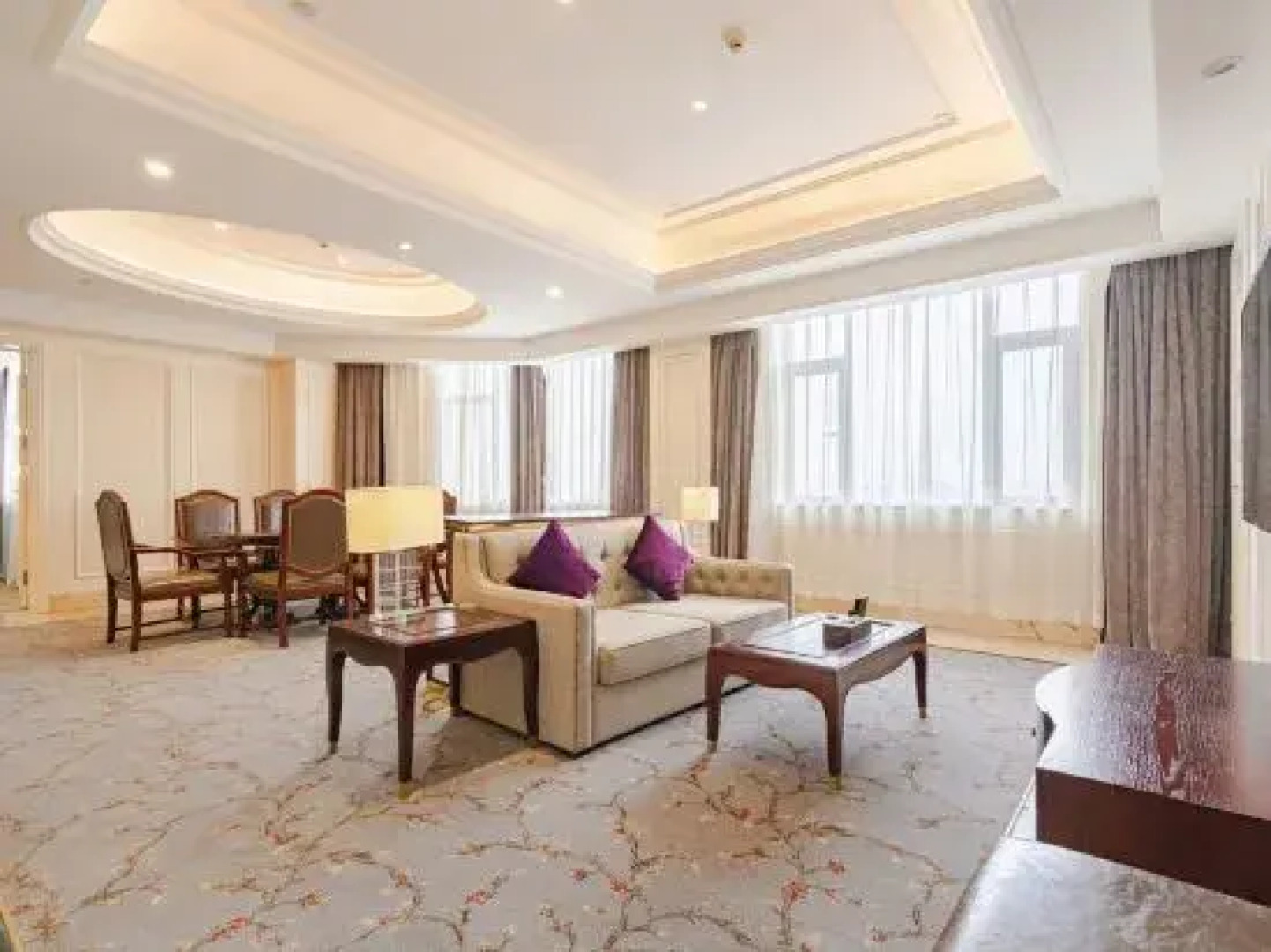 Minjiang Ruibang Hotel