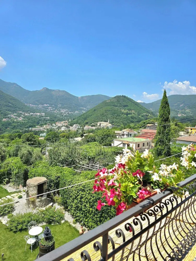 Tramonti Divini Amalfi Country House