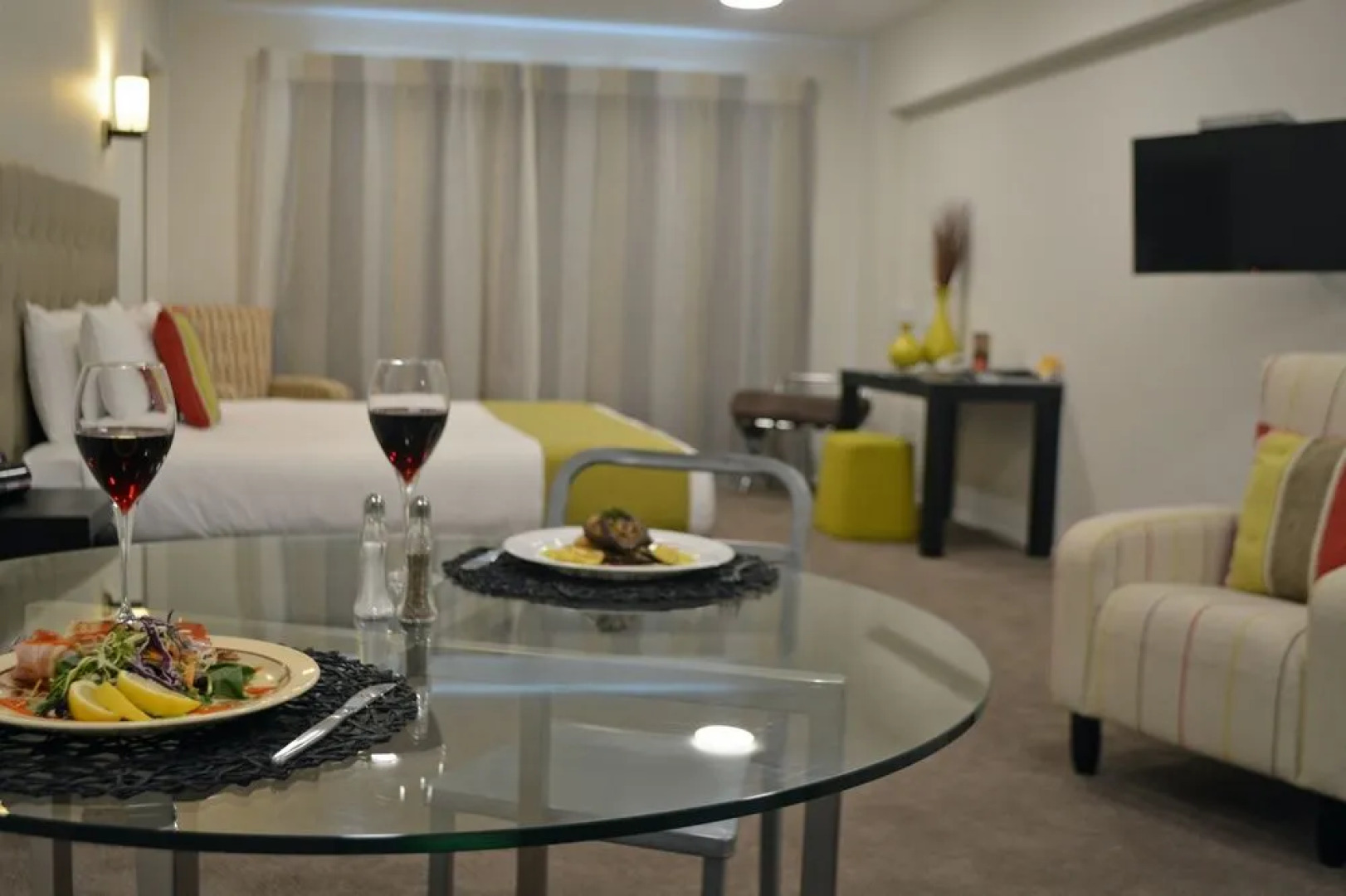 Clarion Suites Ambassador