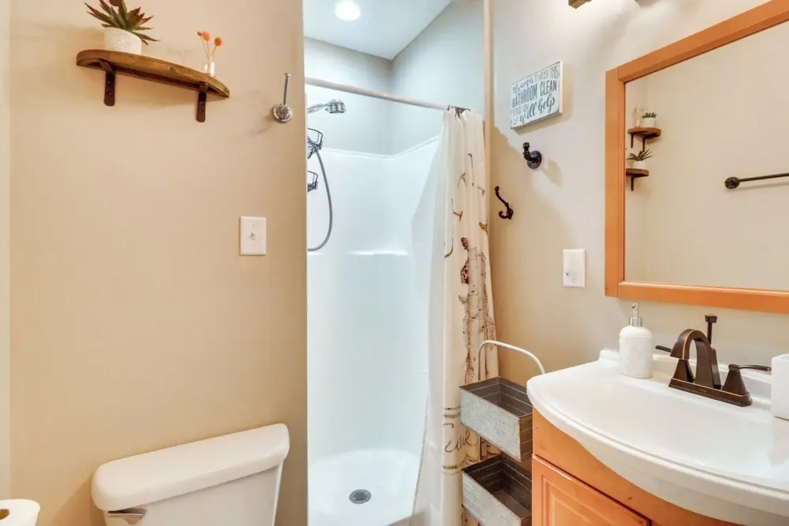 Updated Farmhouse w/ Yard, 10 Mi to Dtwn Atlanta