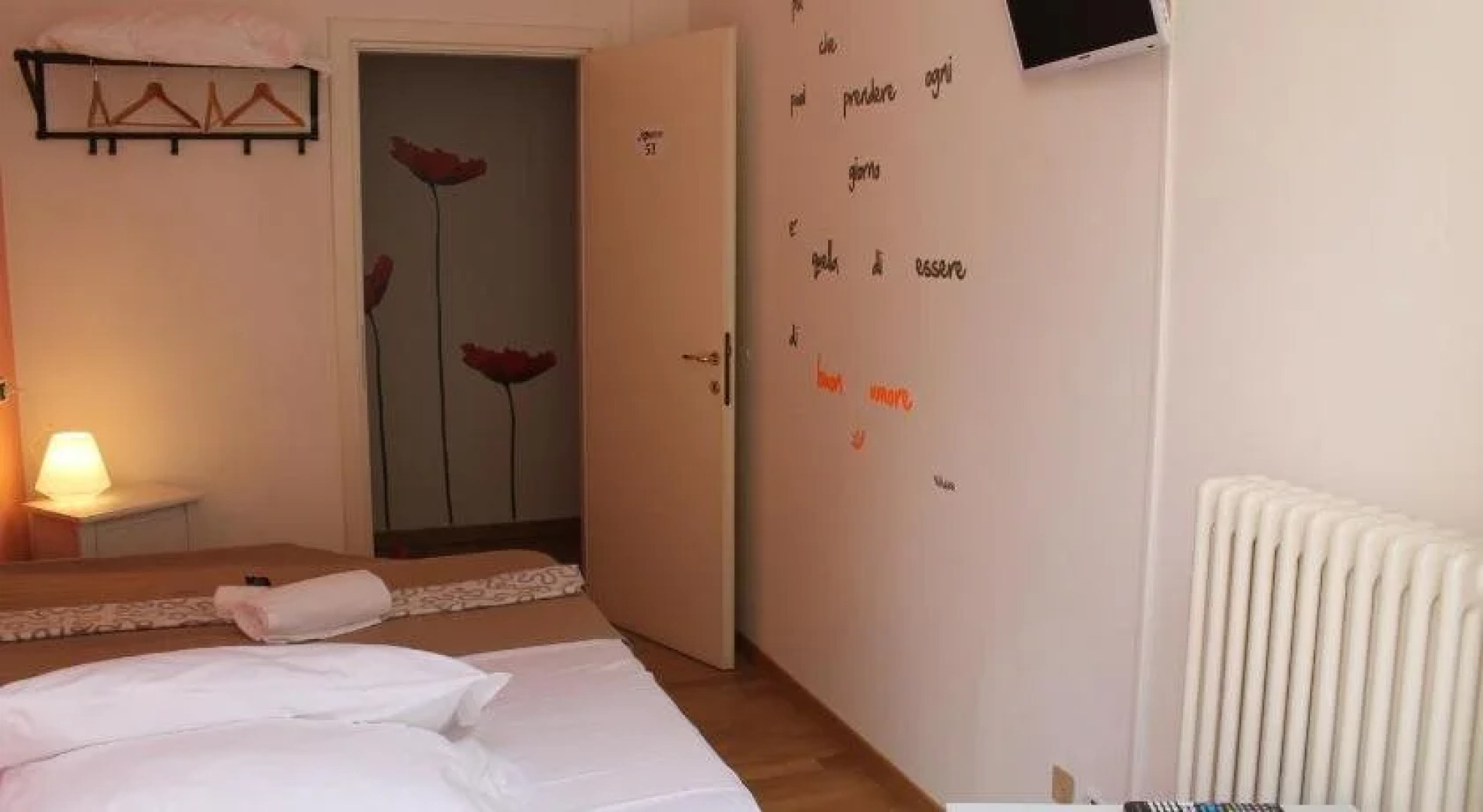 My Room Center Station