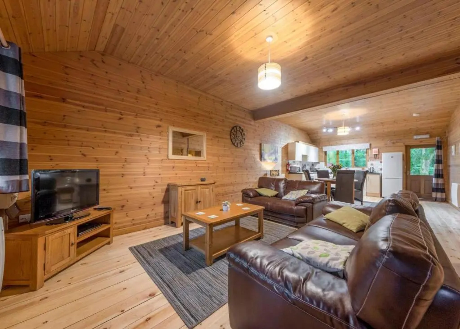 Woodland Park Lodges
