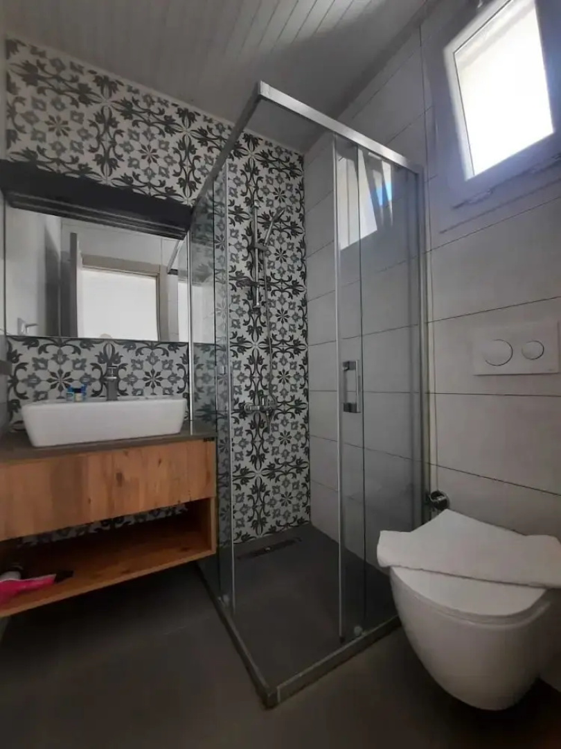 Adil Otel