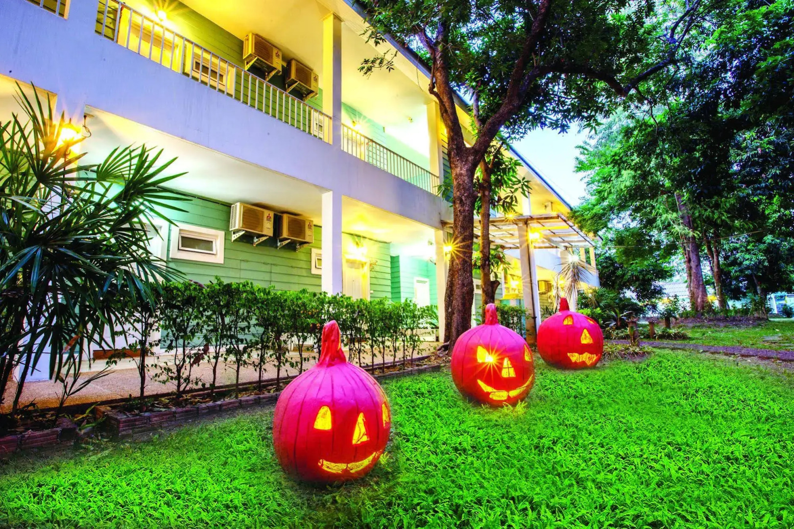 Varee Valley Resort and Restaurant