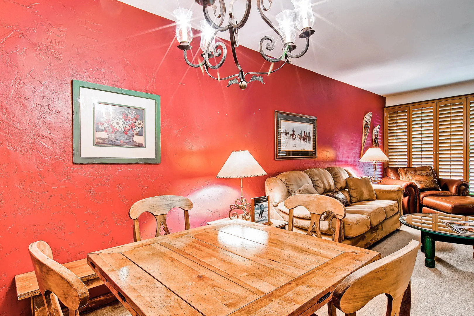 Kiva Lodge by East West Hospitality