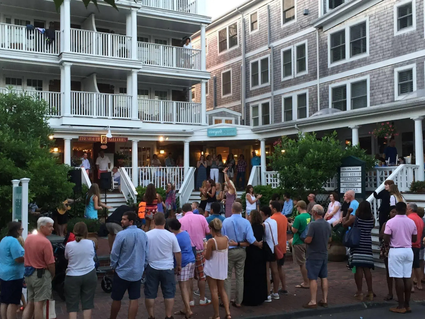 Vineyard Square Hotel & Suites