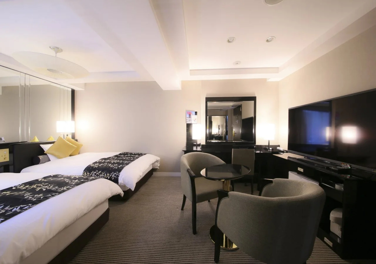 Apa Hotel Ginza Kyobashi Tokyo Eki Yaesu Minamiguchi