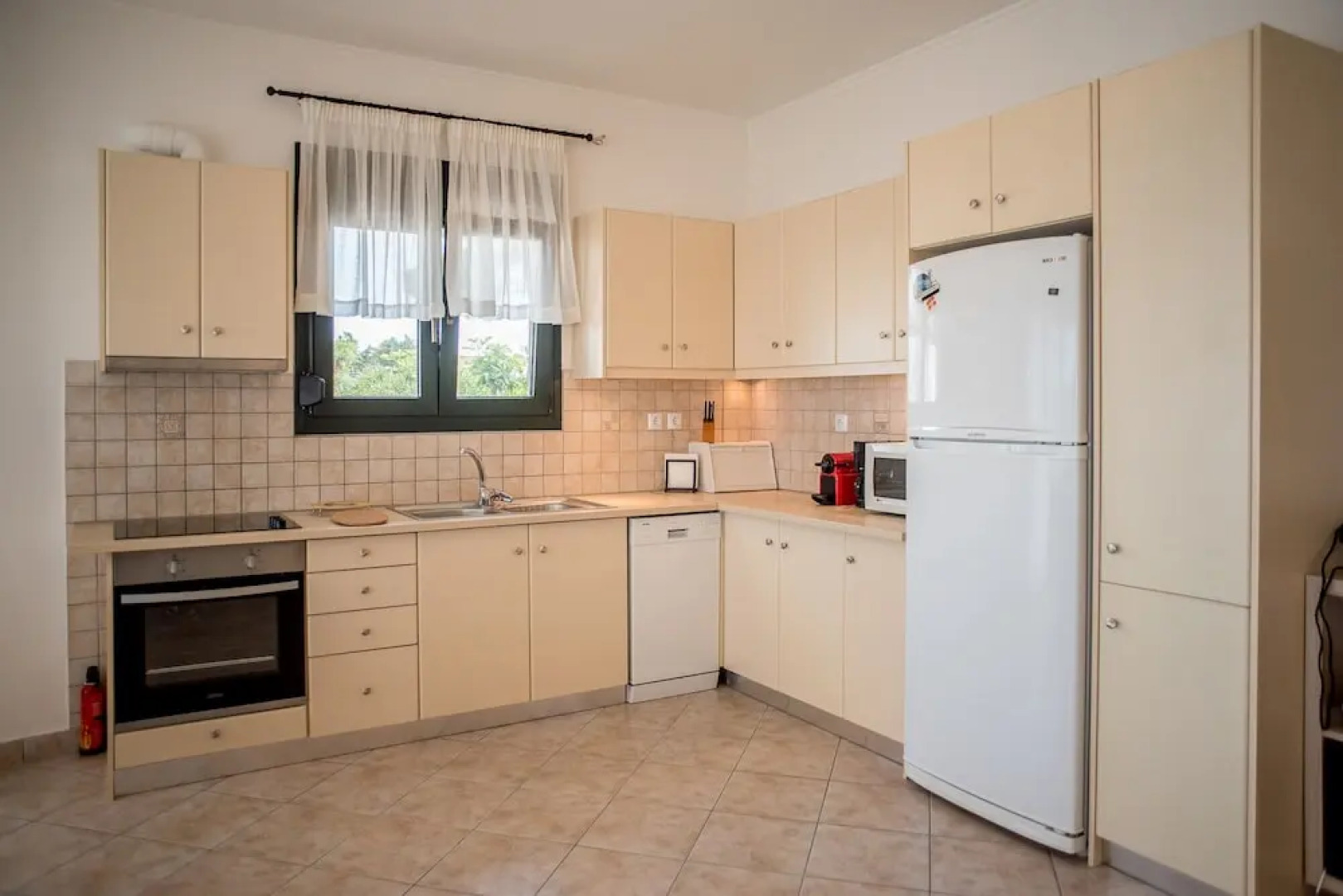 Oikia Eleanthi - Beachfront Garden Home