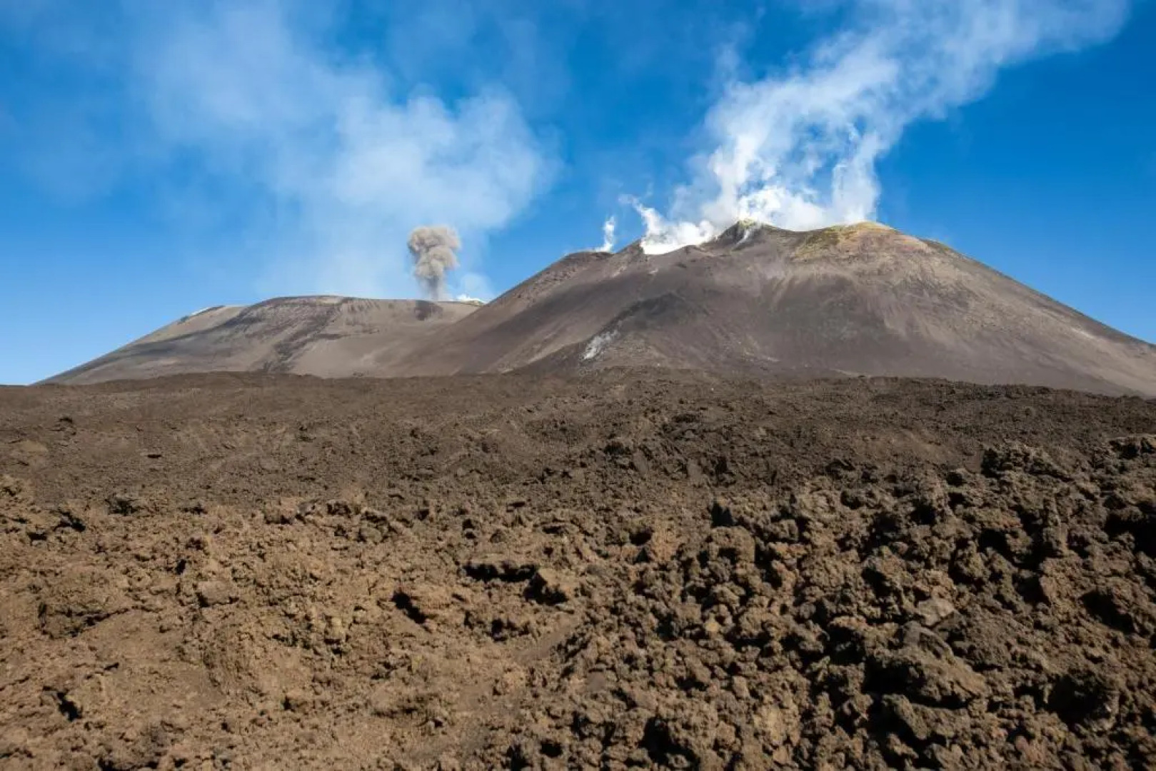Zaffiro Lavico rooms Etna nature sea