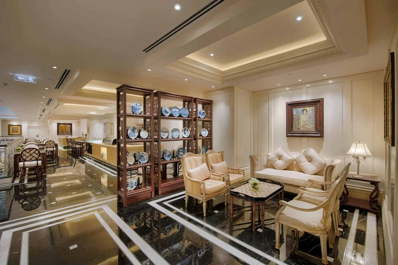 Apricot Hotel