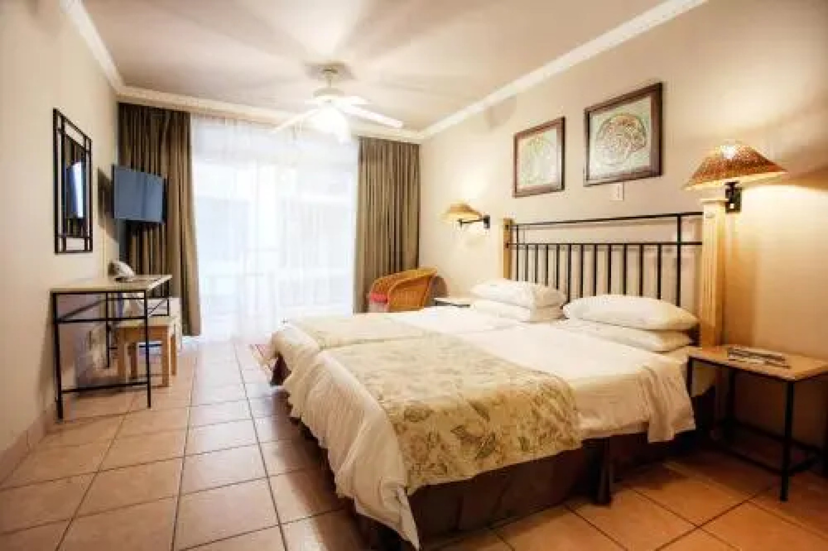 Kat Leisure The Reef Bed and Breakfast