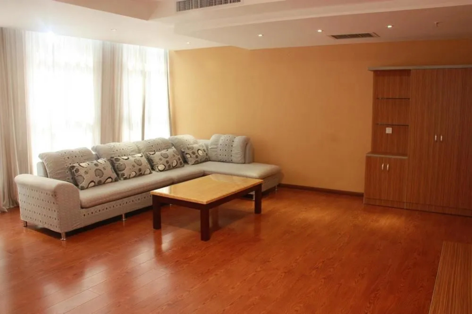 Wendeng Nanyuan Business Hotel