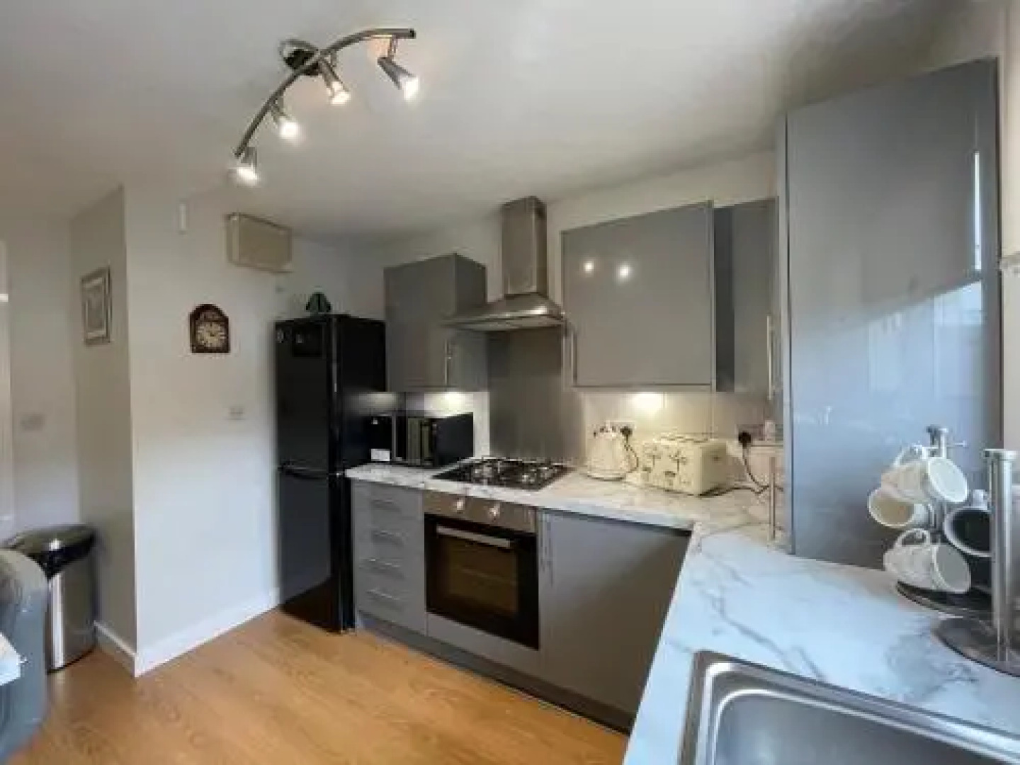 Hla - King Court Apartment 2