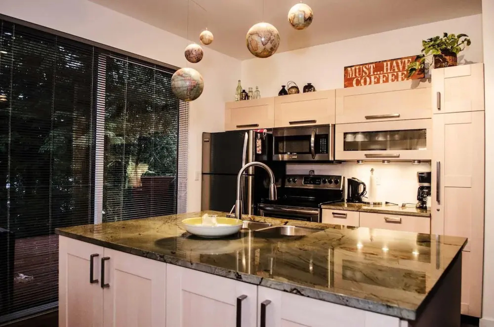 Silver Lake 83 - Spectacular Dream Home Overlooking Silver Lake