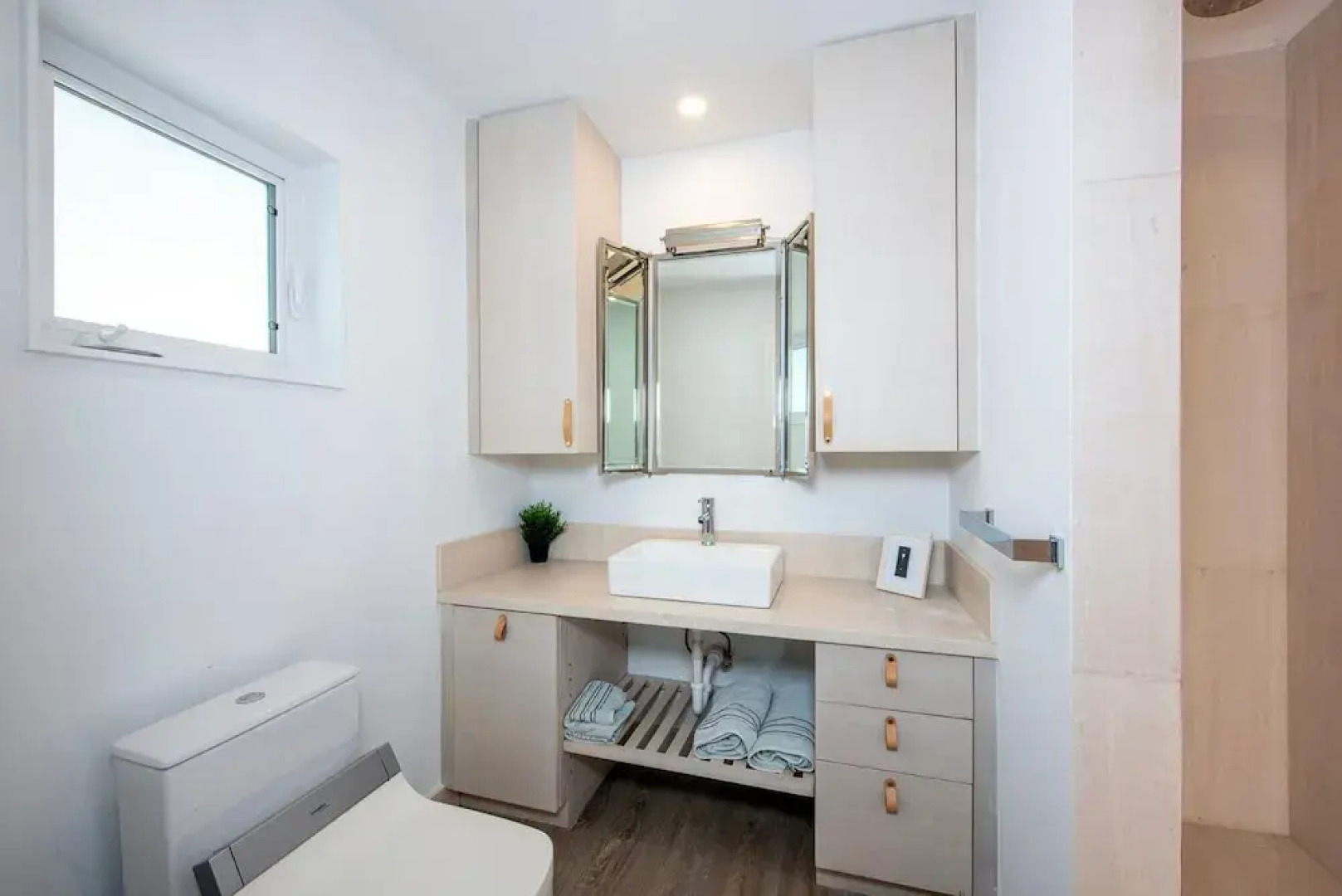 Touch Of Class Estate - A Caribbean Beachfront Estate 5 Bedroom Estate