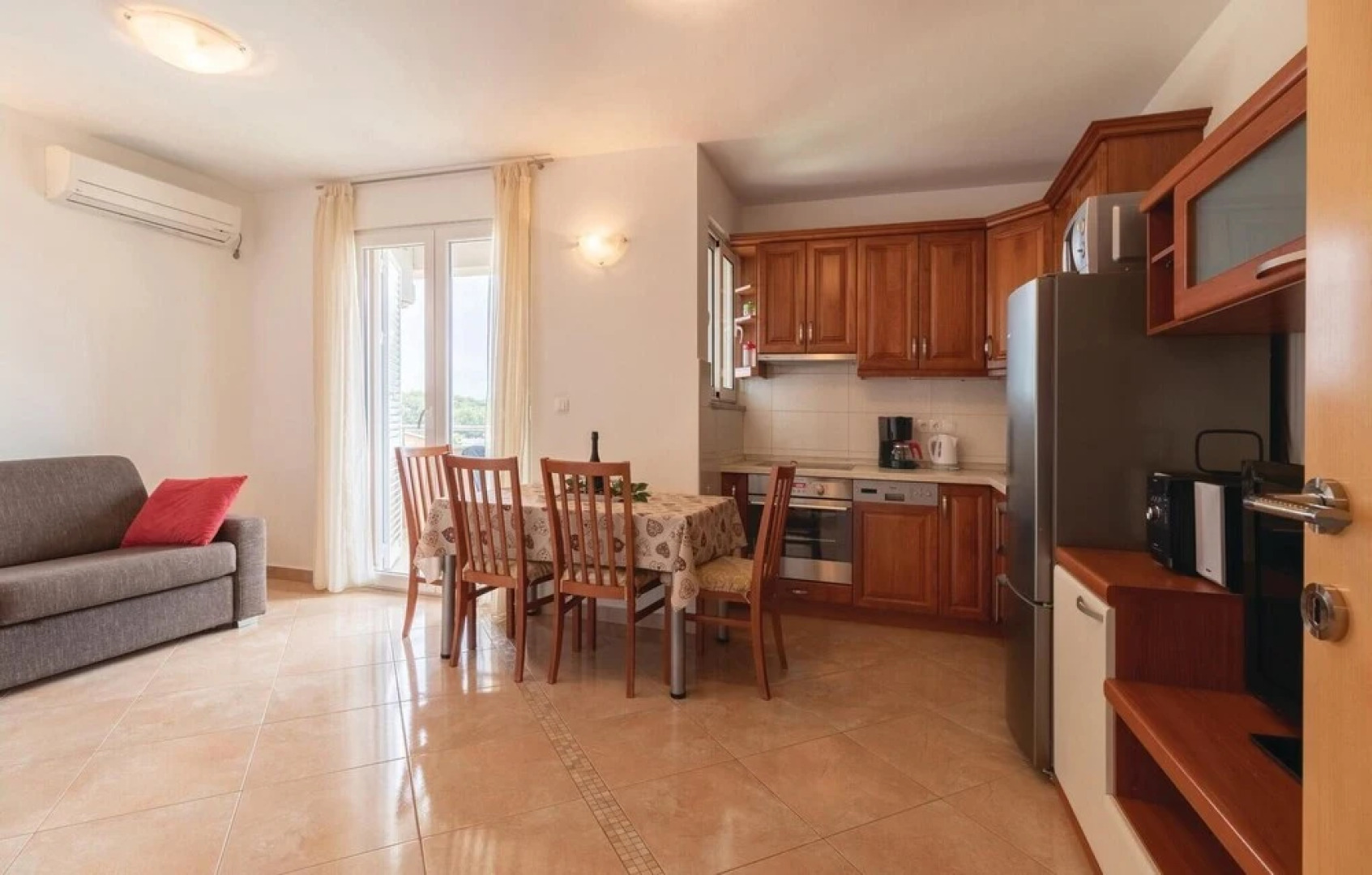 Amazing Home in Zdrelac With Wifi and 6 Bedrooms