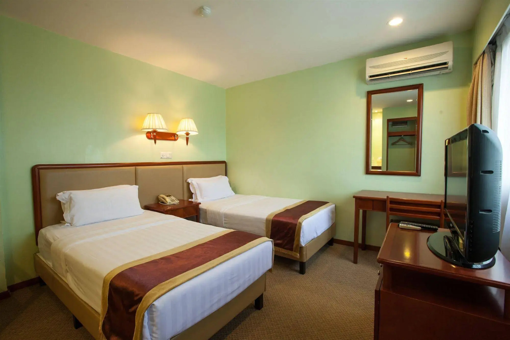 OYO 597 Winner Hotel