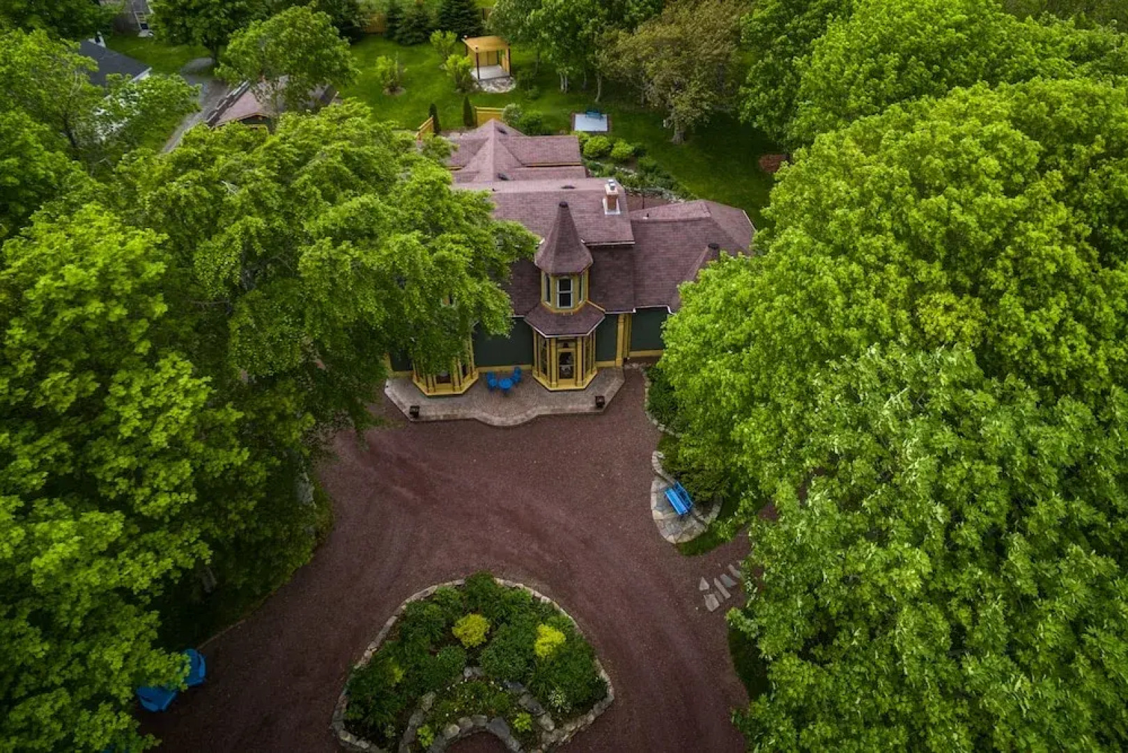 Rose Manor Inn B & B