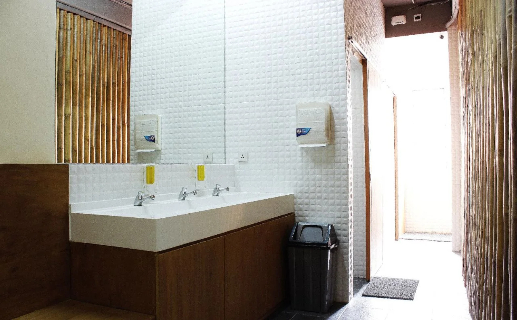 Teduh Hostel Kota Tua