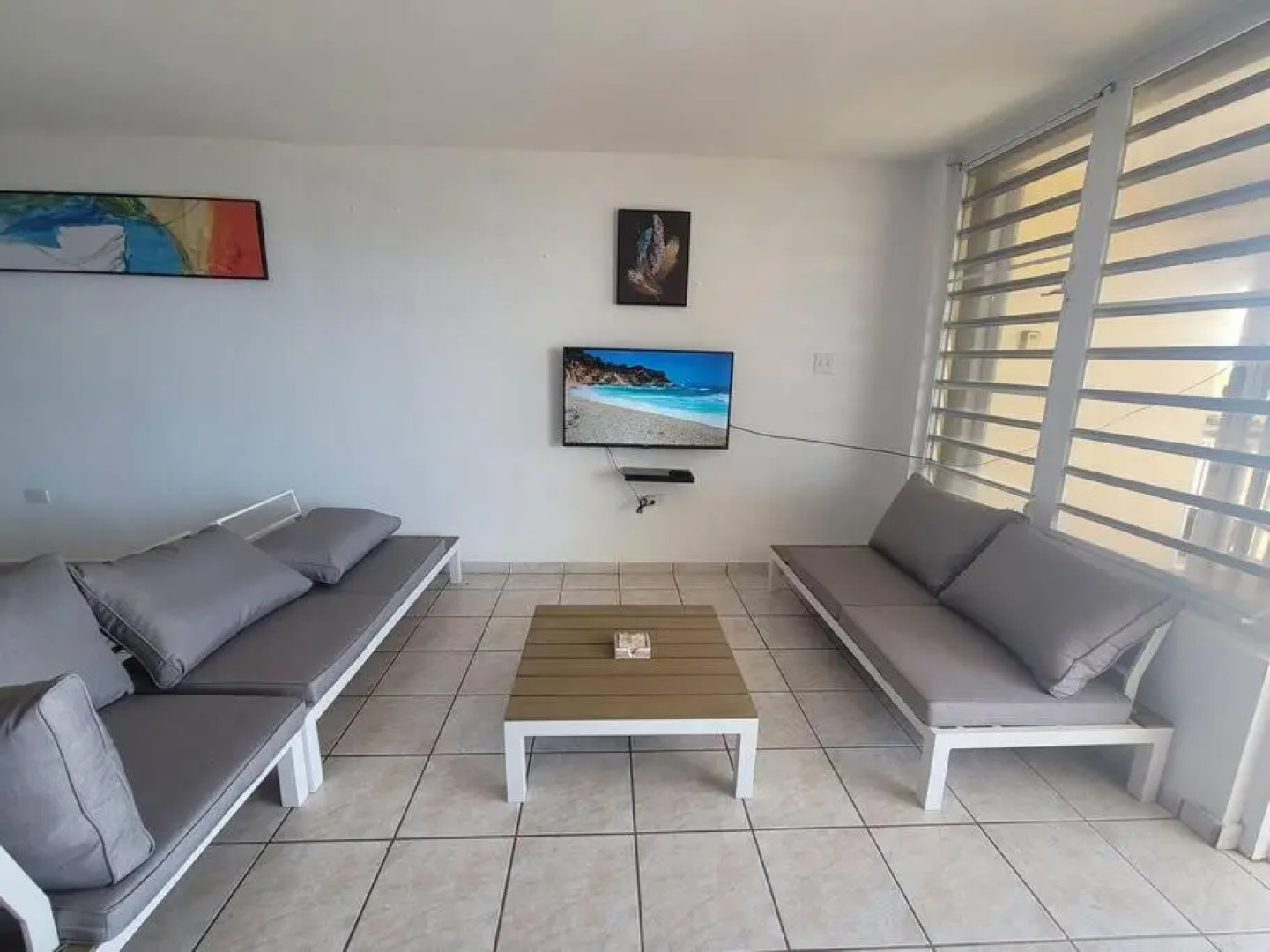 Peaceful ocean front home near Rainforest & rivers 102