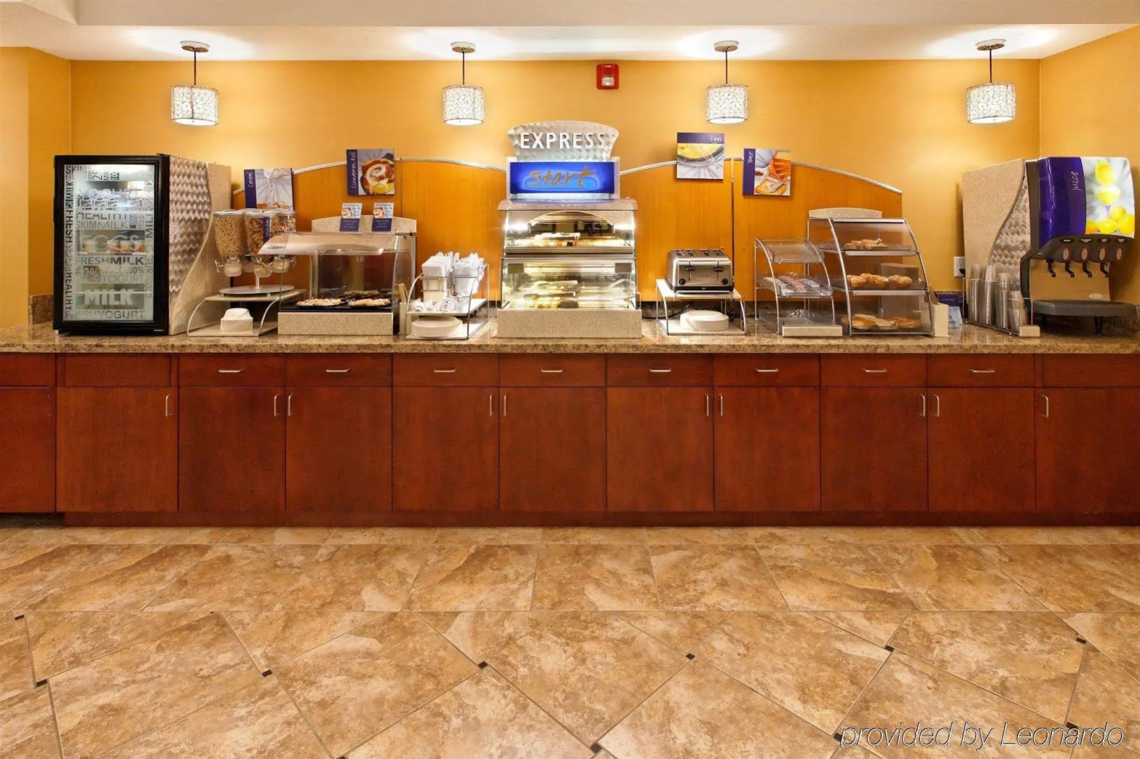 Holiday Inn Express Hotel & Suites Portland-Jantzen Beach by IHG