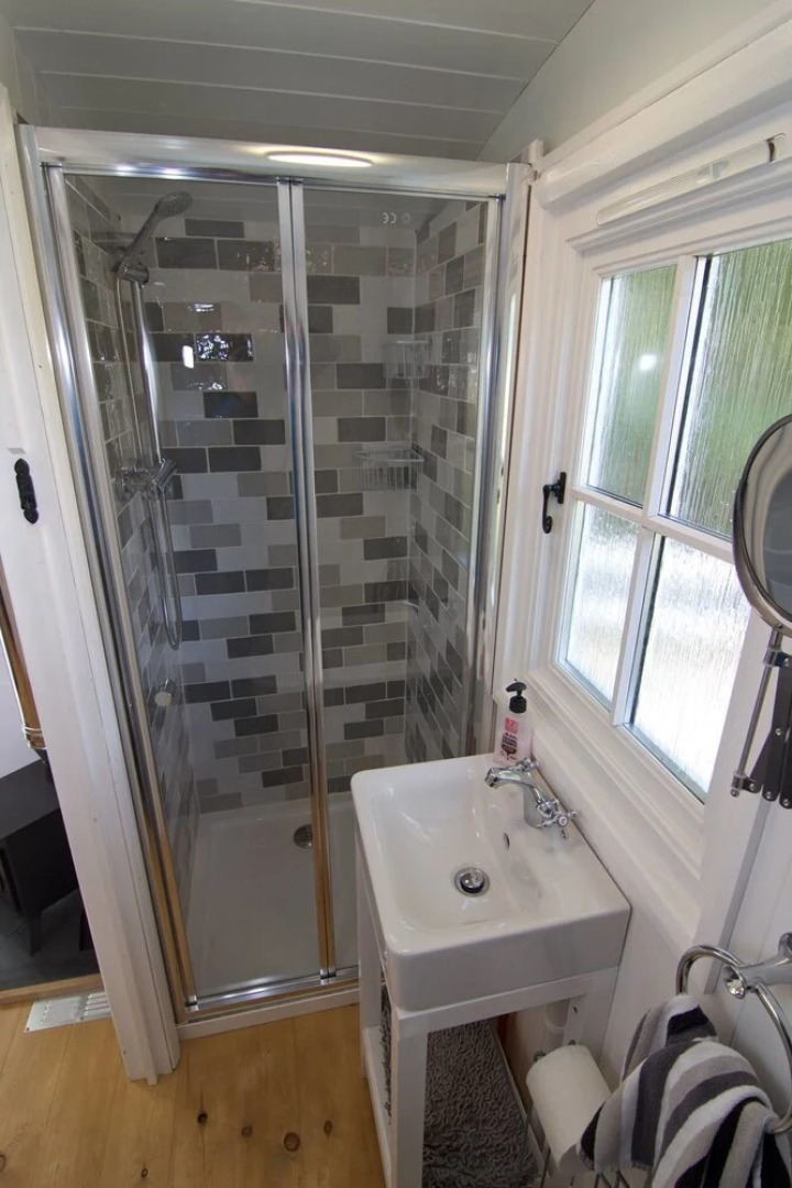 Moonfrog Lets - Riverside Bothy