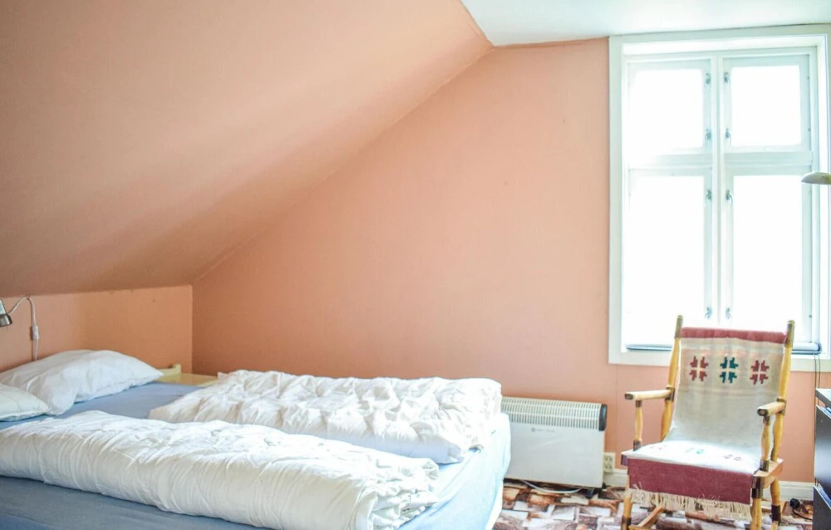 Nice Home in Brekke With Wifi and 5 Bedrooms