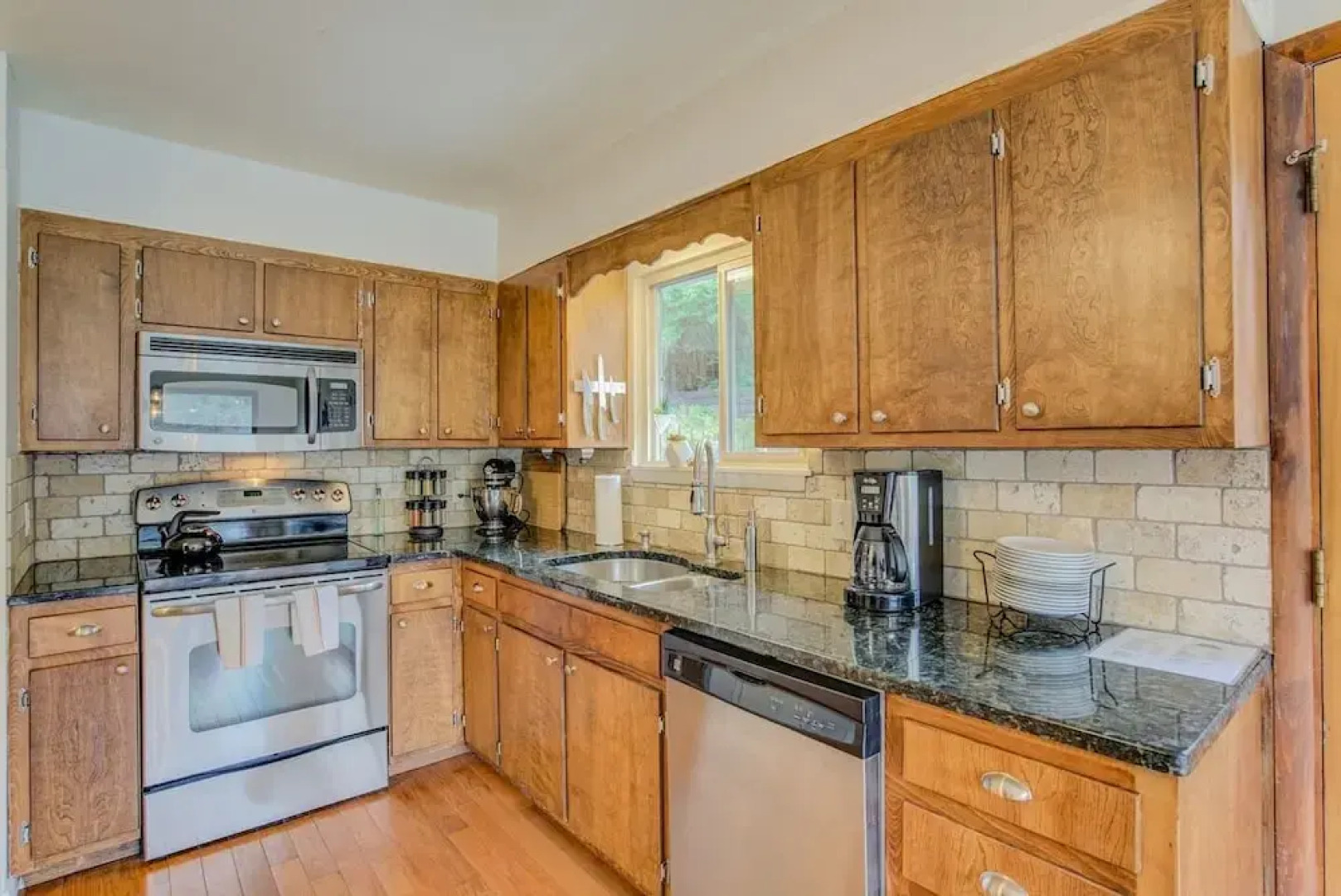 4BR Mountain Getaway Pikes Peak, Dog-friendly!