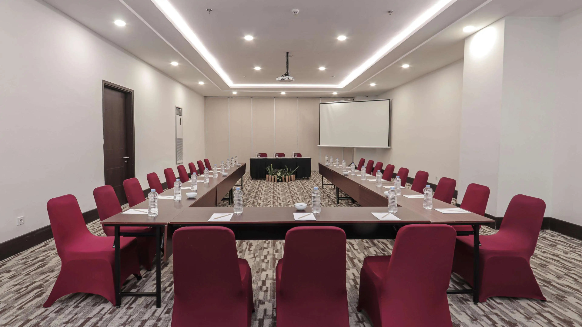 Golden Tulip Essential Makassar